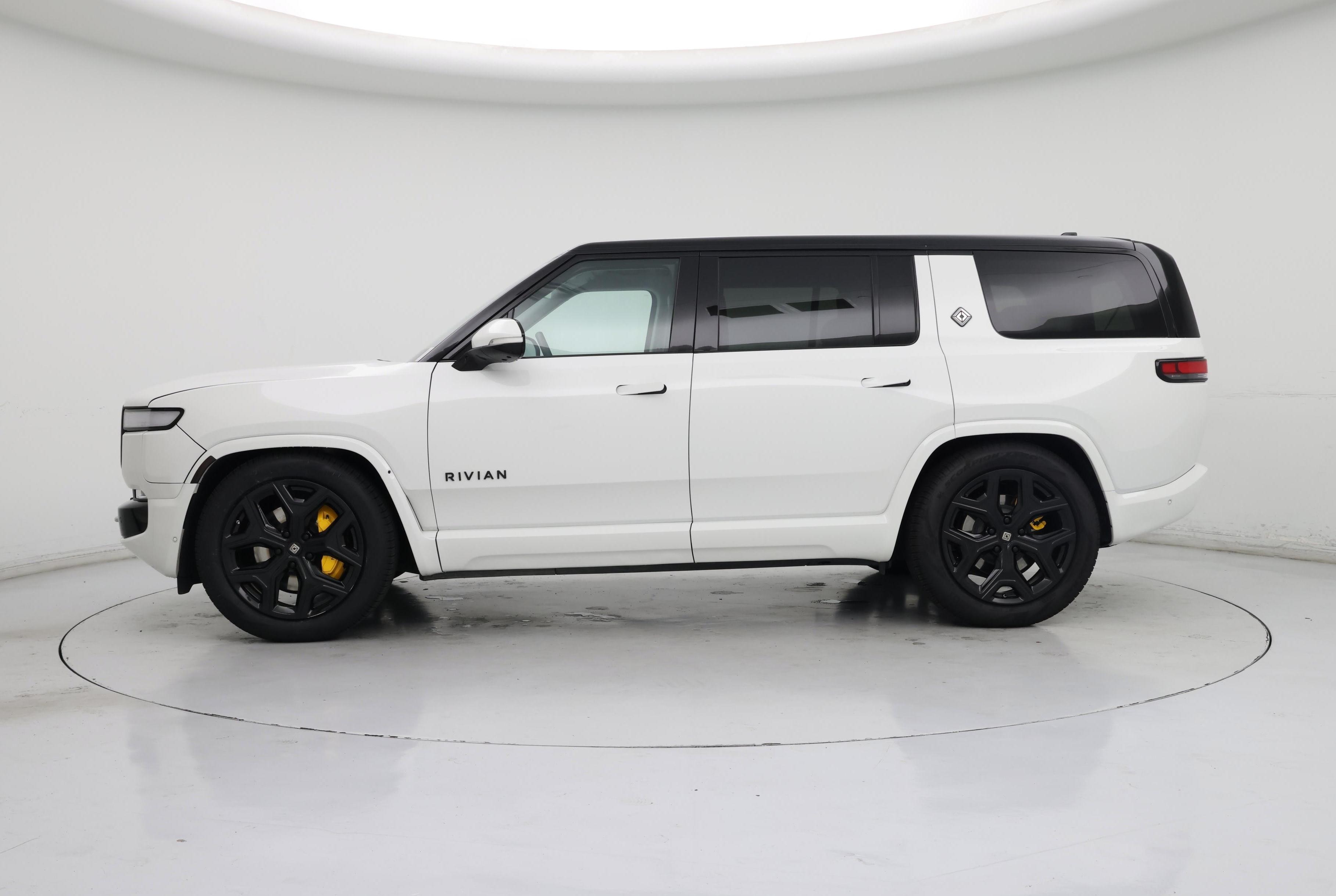 Thumbnail: 2023 Rivian R1S - 3