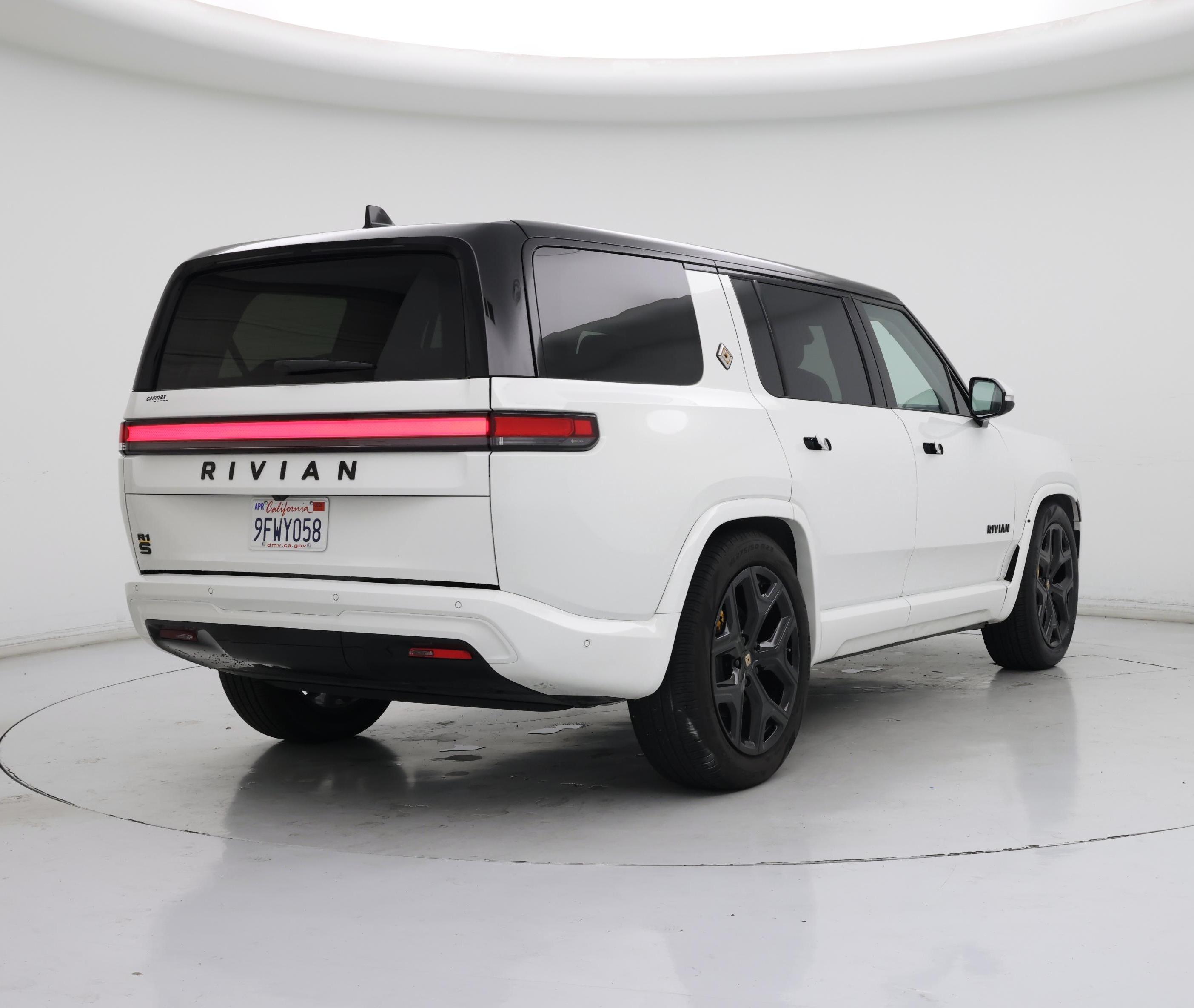 Thumbnail: 2023 Rivian R1S - 8