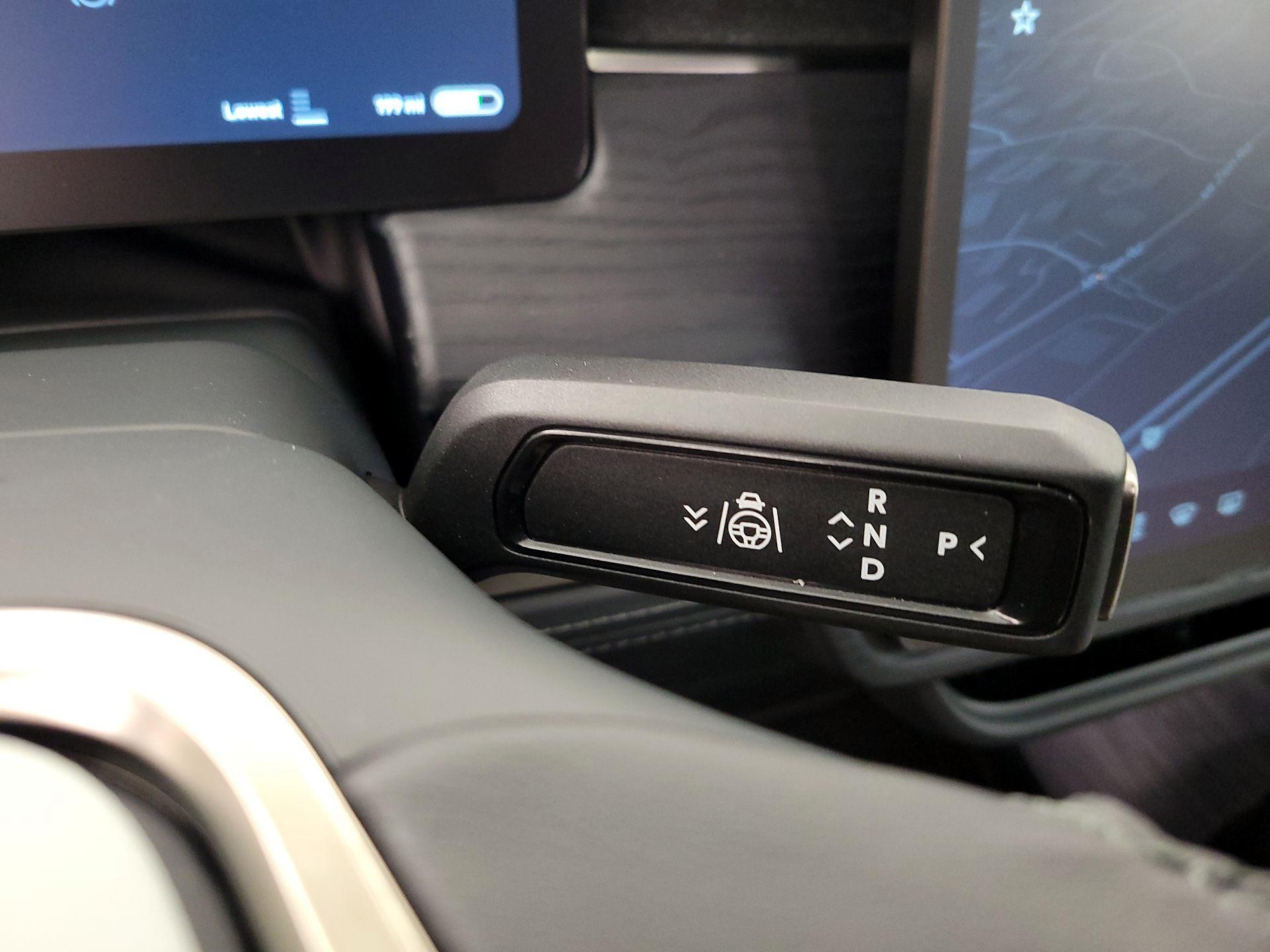 Thumbnail: 2023 Rivian R1S - 15