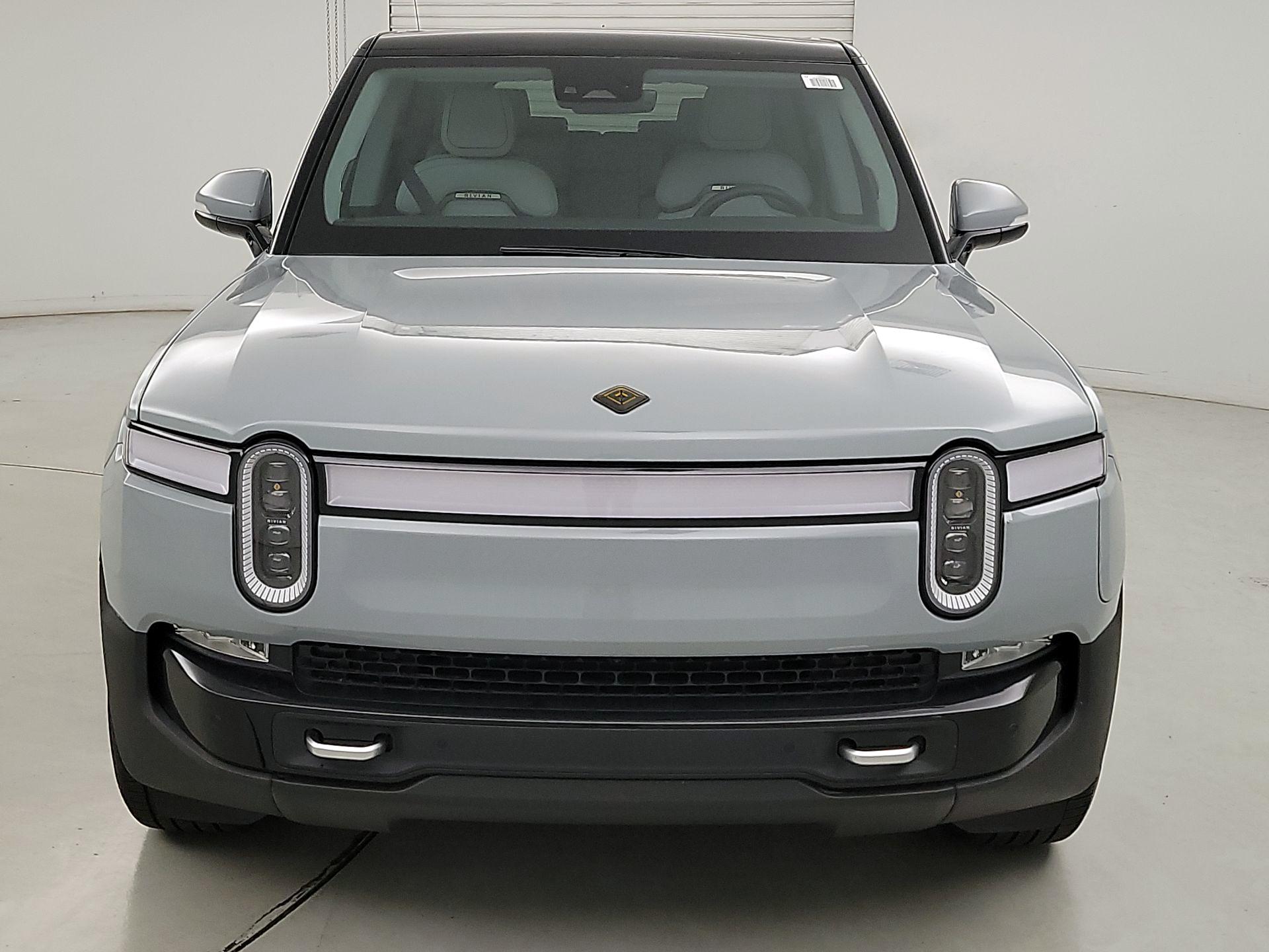 Thumbnail: 2023 Rivian R1S - 2