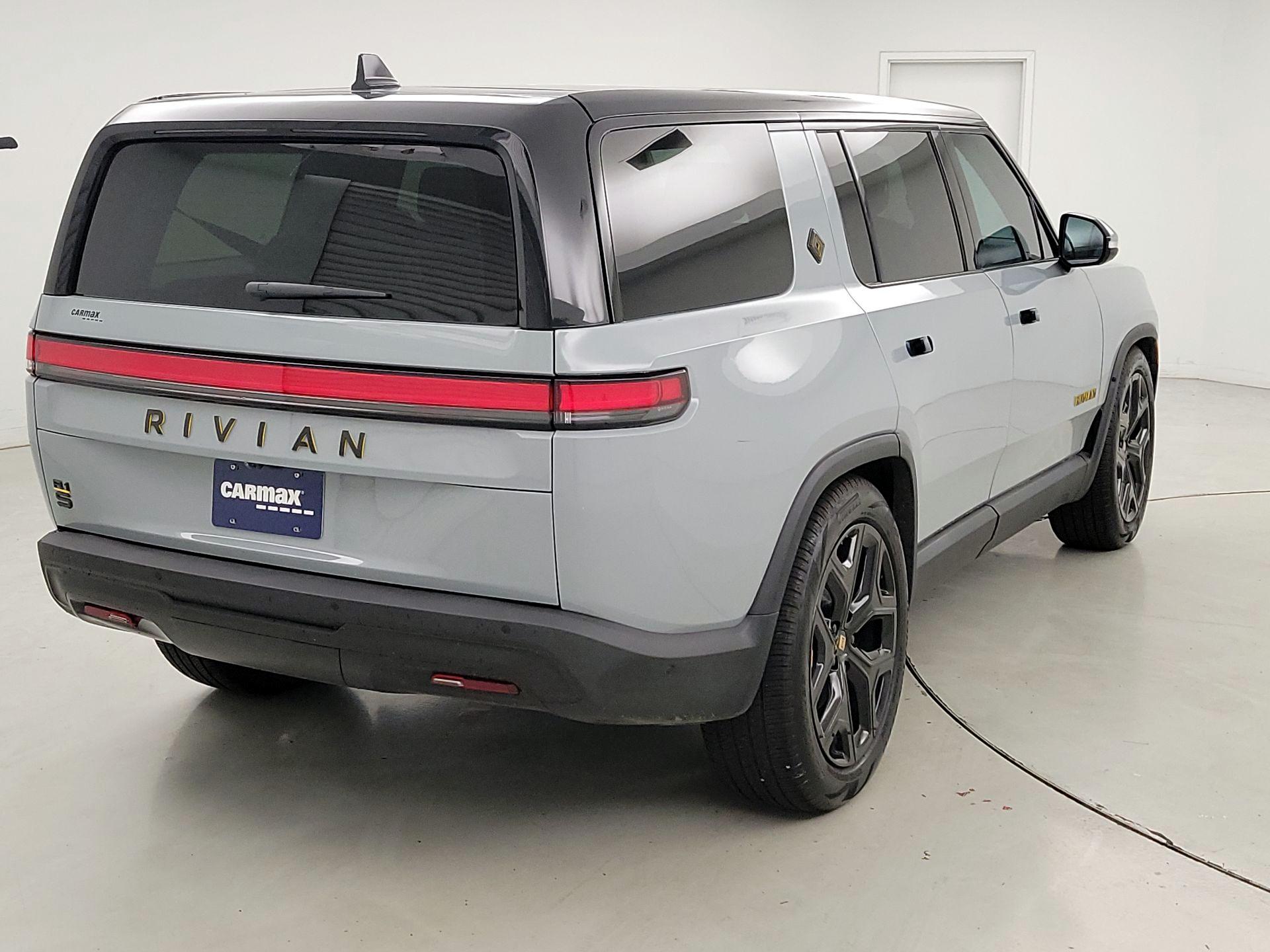 Thumbnail: 2023 Rivian R1S - 5