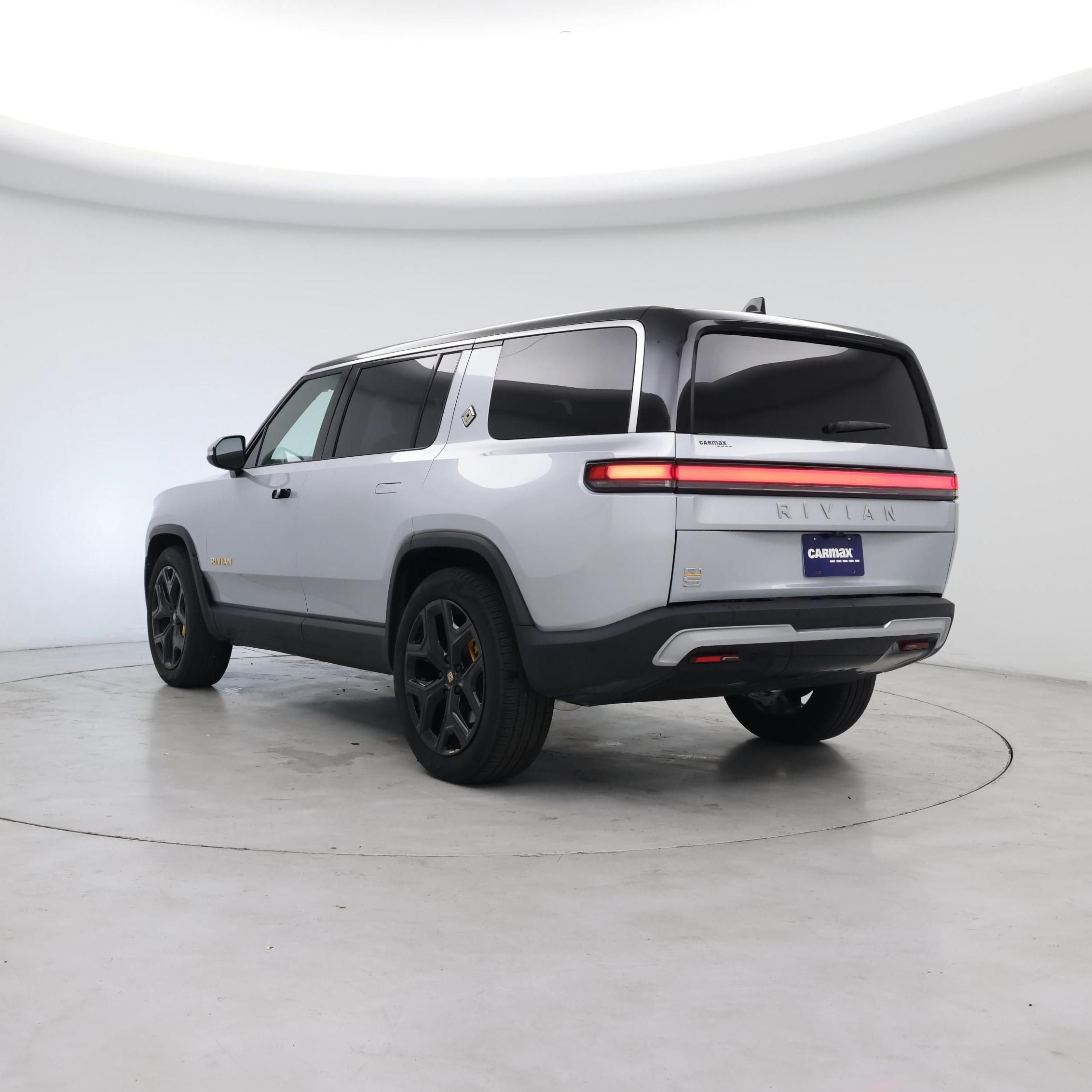 Thumbnail: 2023 Rivian R1S - 2