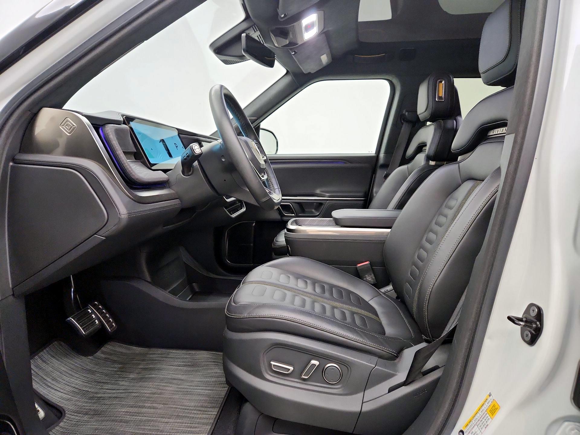 Thumbnail: 2022 Rivian R1S - 11