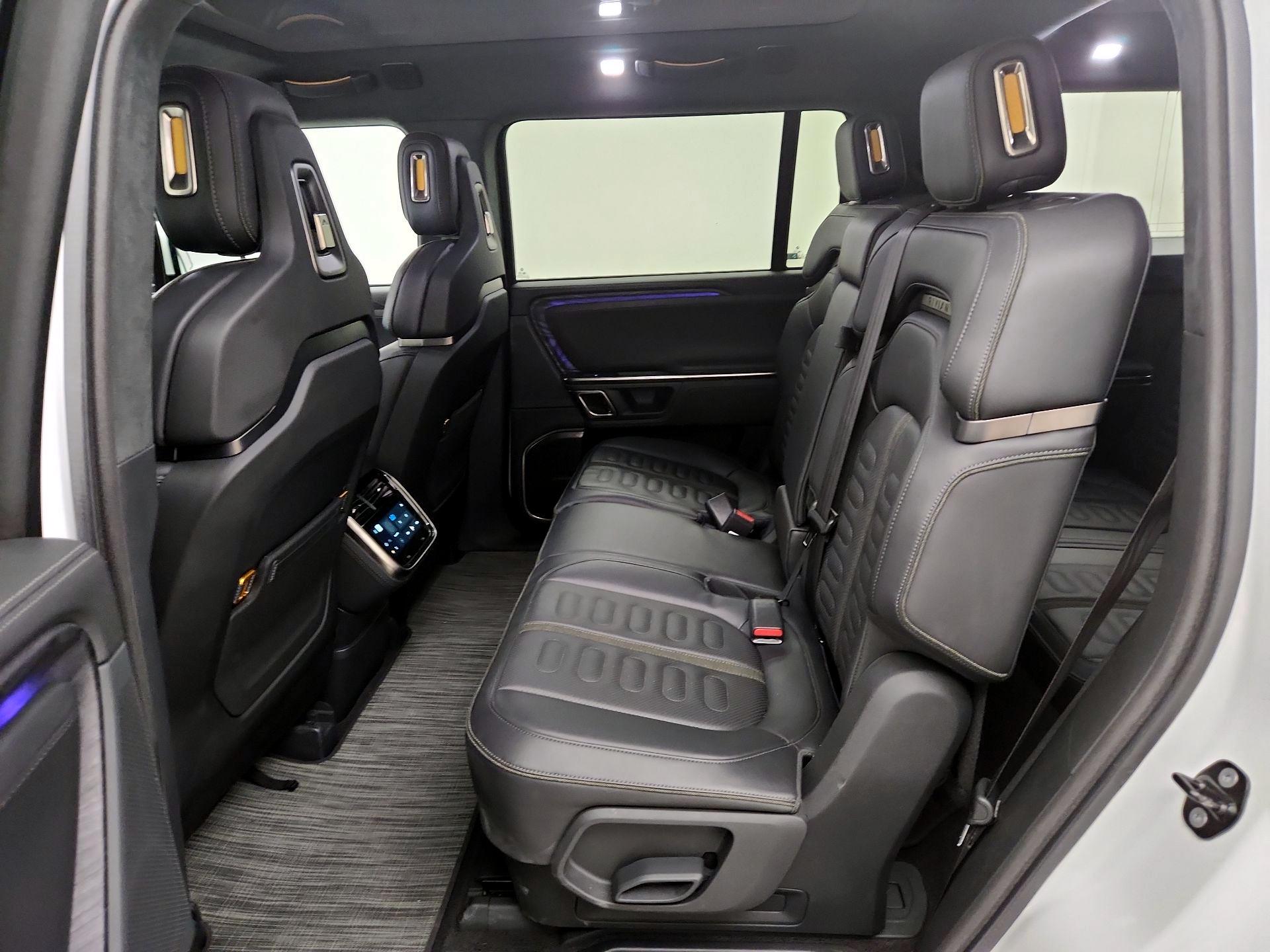 Thumbnail: 2022 Rivian R1S - 19