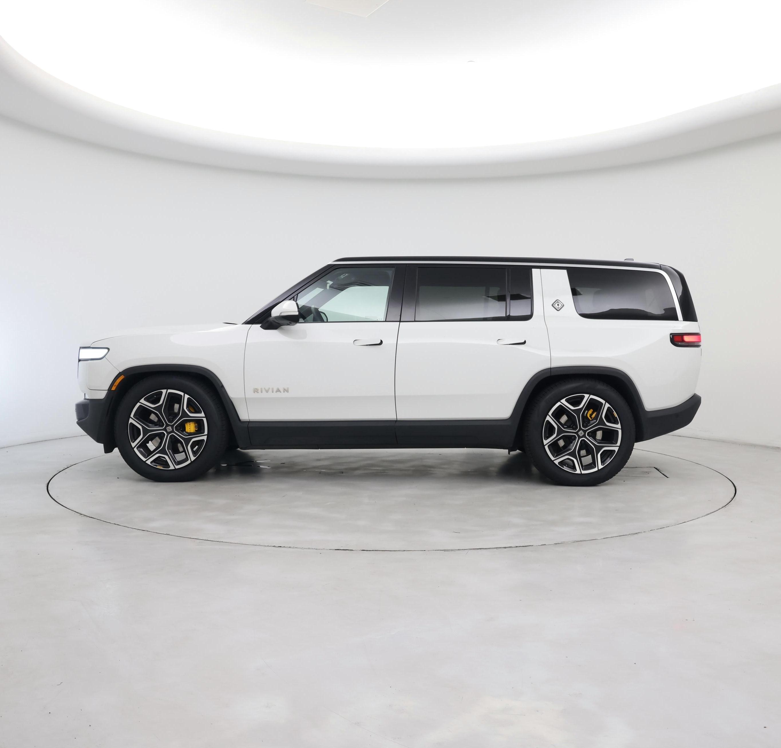 Thumbnail: 2022 Rivian R1S - 3