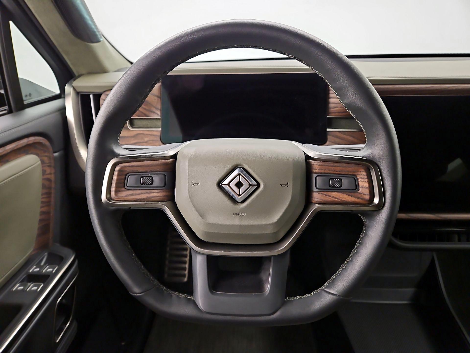 Thumbnail: 2022 Rivian R1T - 10