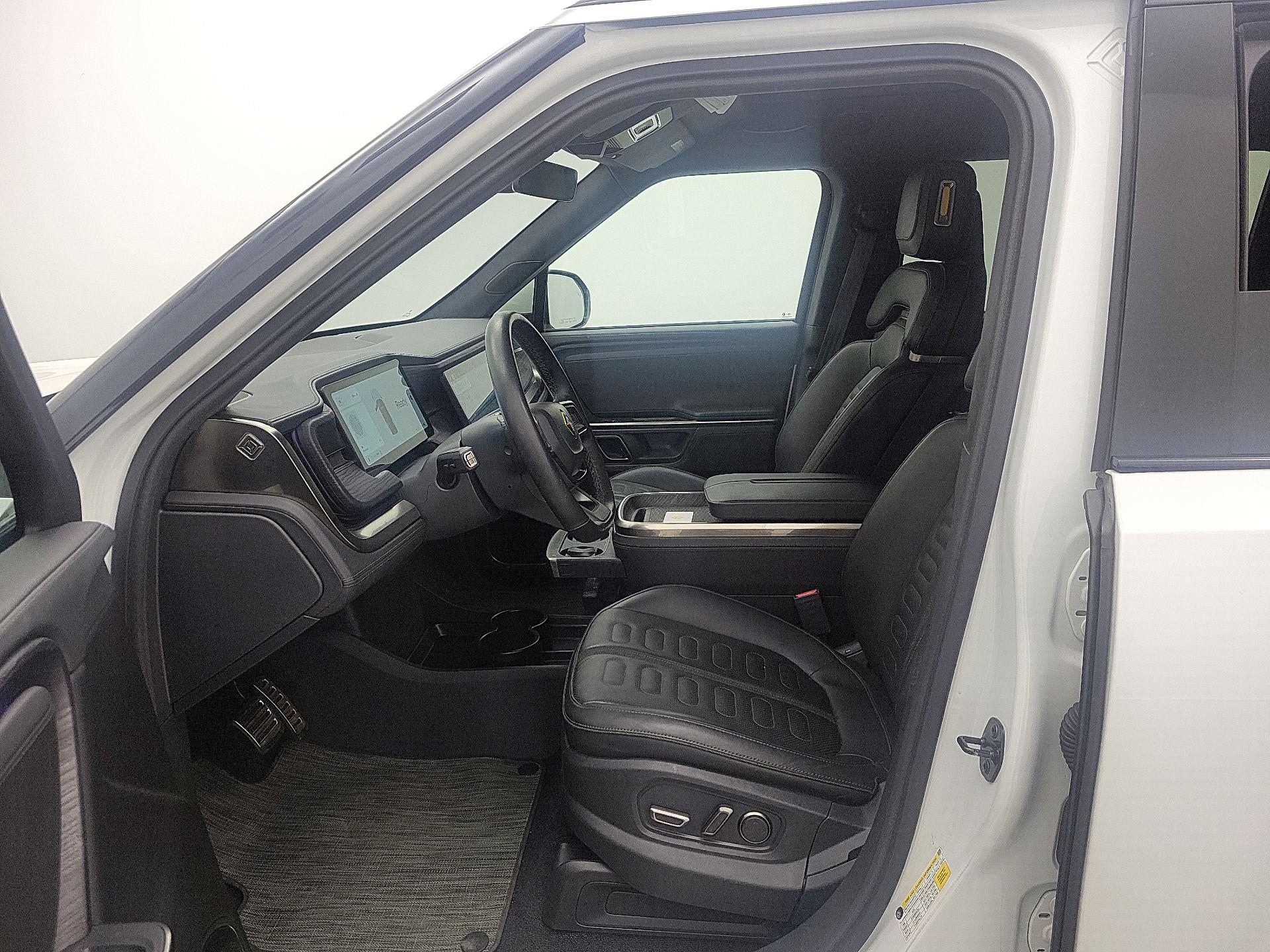 Thumbnail: 2023 Rivian R1S - 11