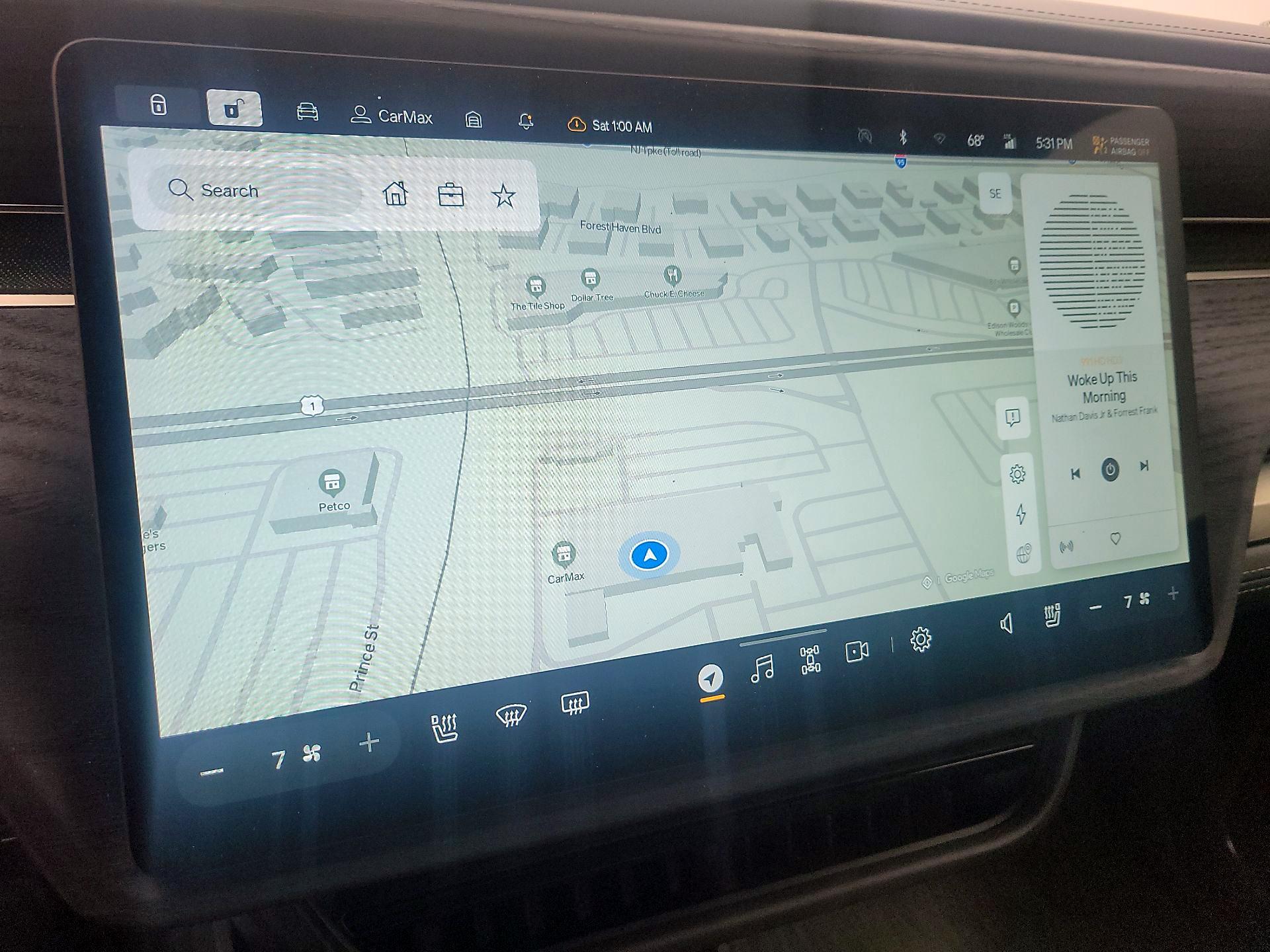 Thumbnail: 2023 Rivian R1S - 13