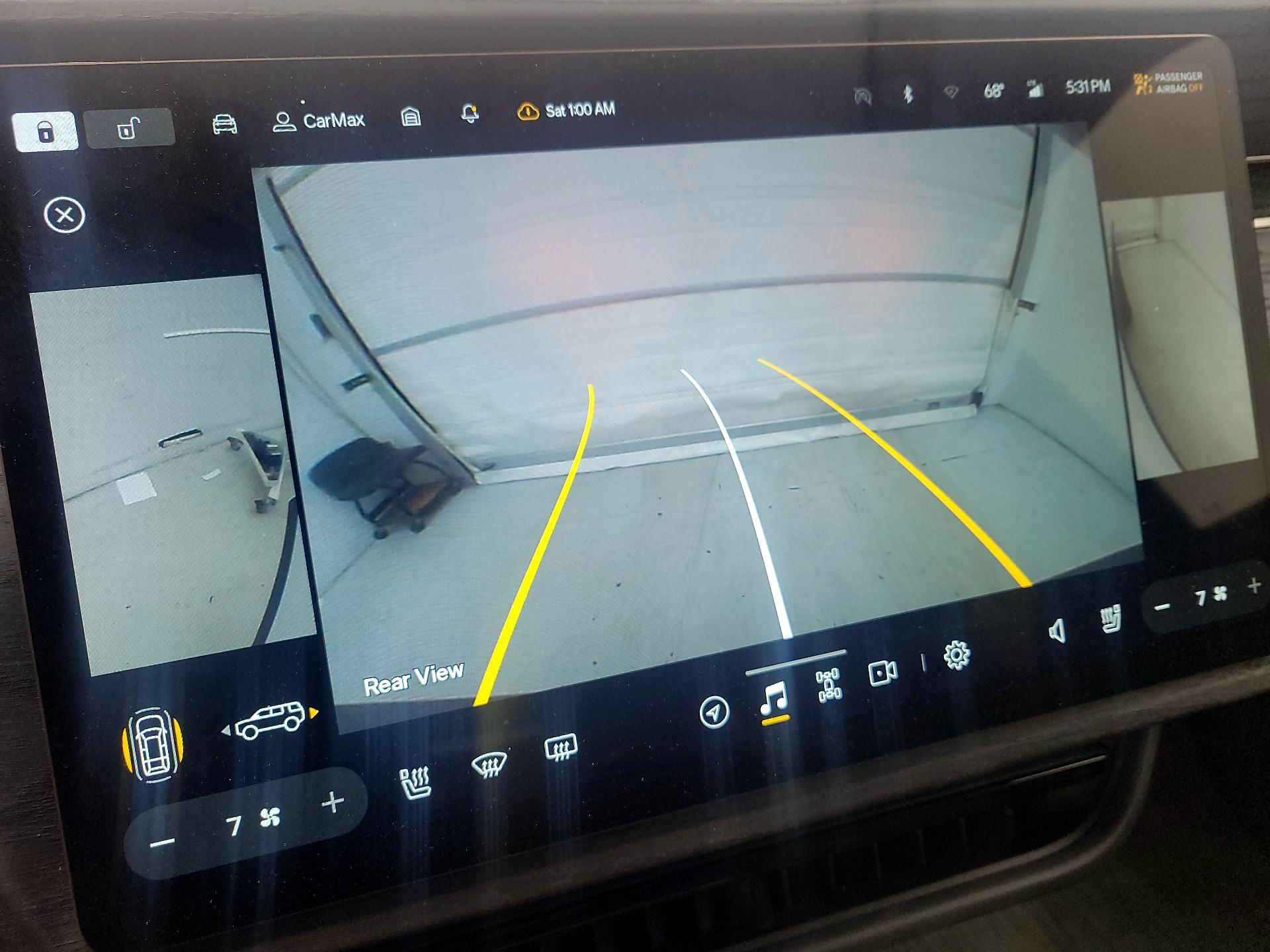 Thumbnail: 2023 Rivian R1S - 14