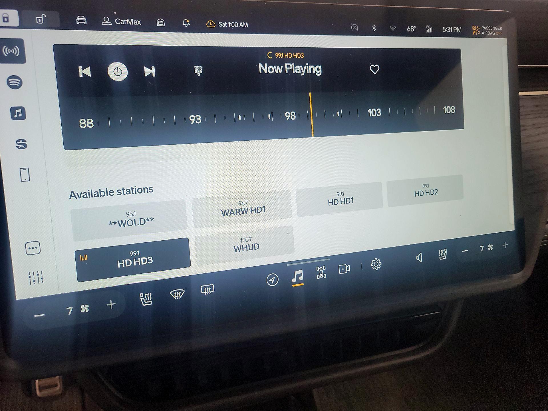 Thumbnail: 2023 Rivian R1S - 15