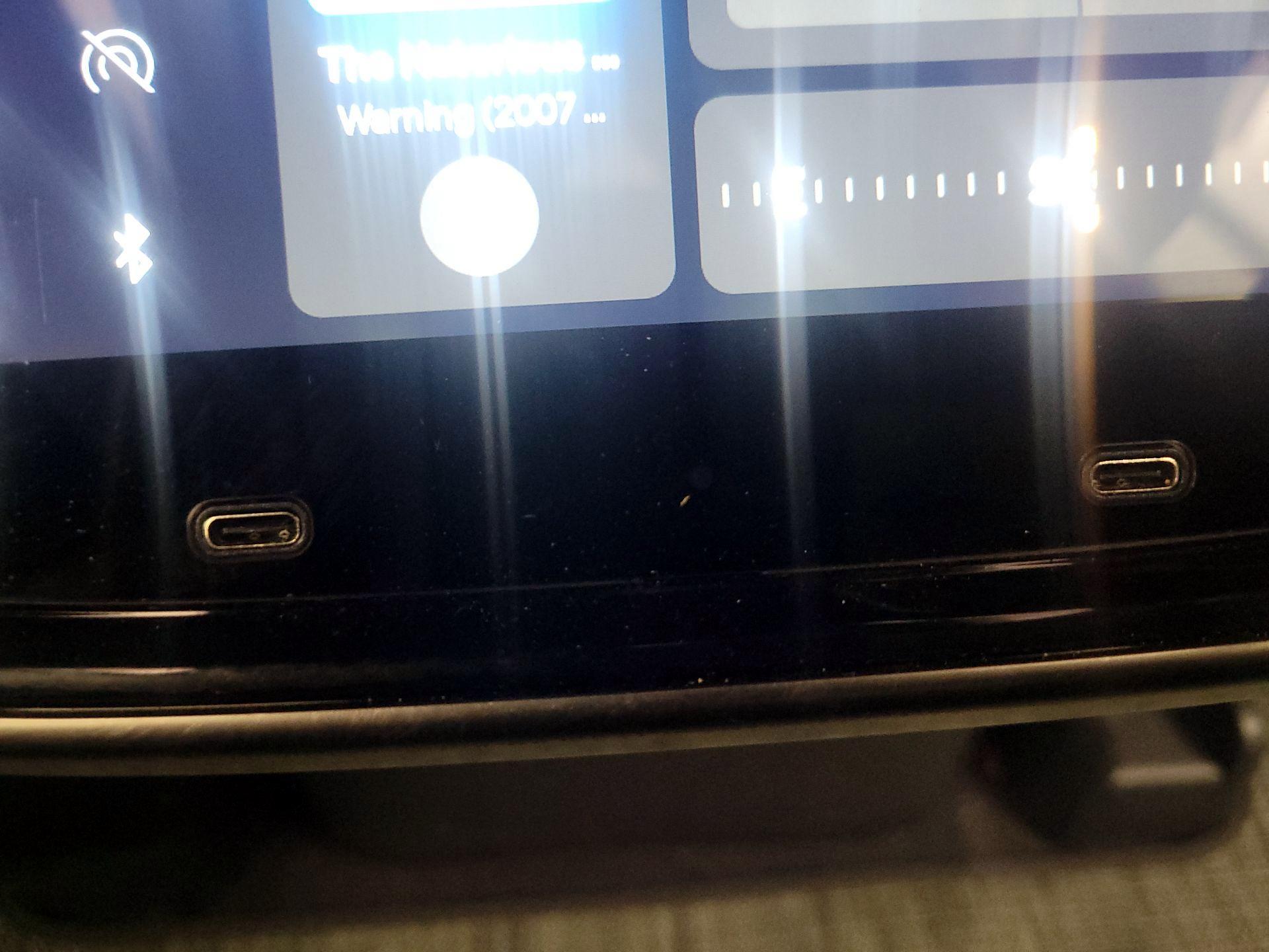 Thumbnail: 2023 Rivian R1S - 18