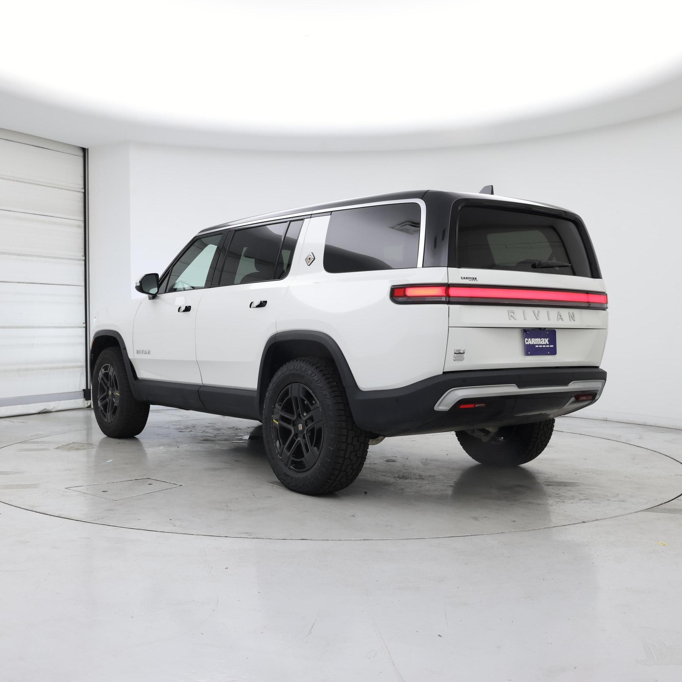 Thumbnail: 2023 Rivian R1S - 2