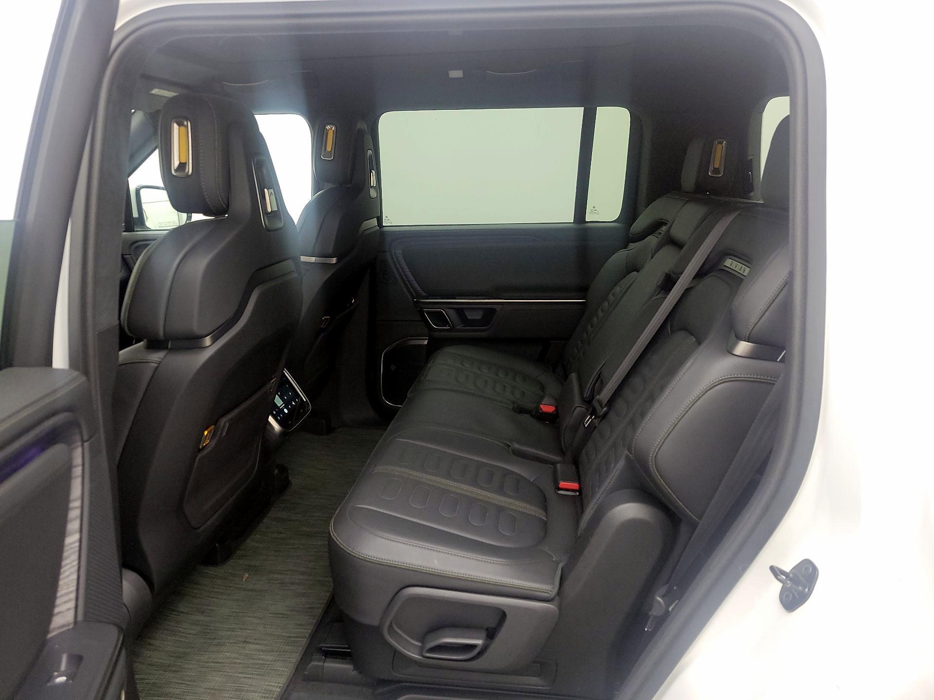 Thumbnail: 2023 Rivian R1S - 19