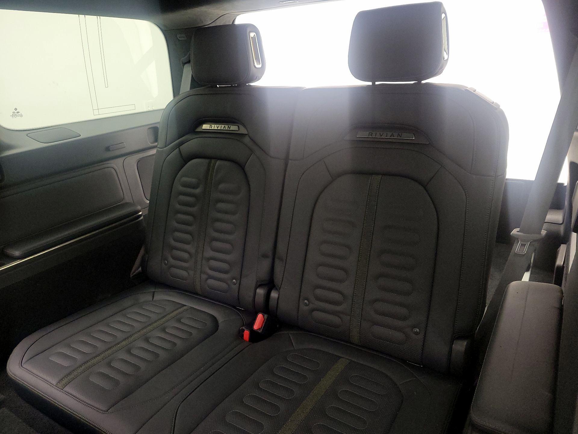 Thumbnail: 2023 Rivian R1S - 20
