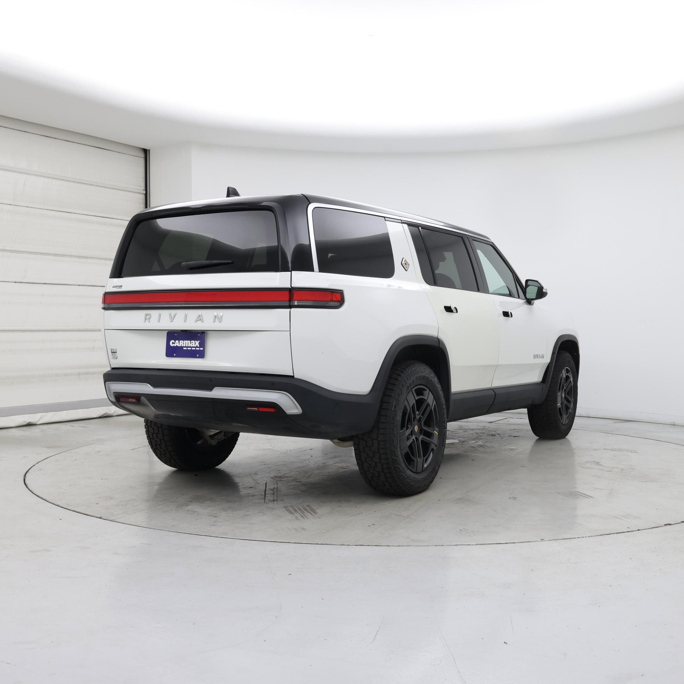 Thumbnail: 2023 Rivian R1S - 8