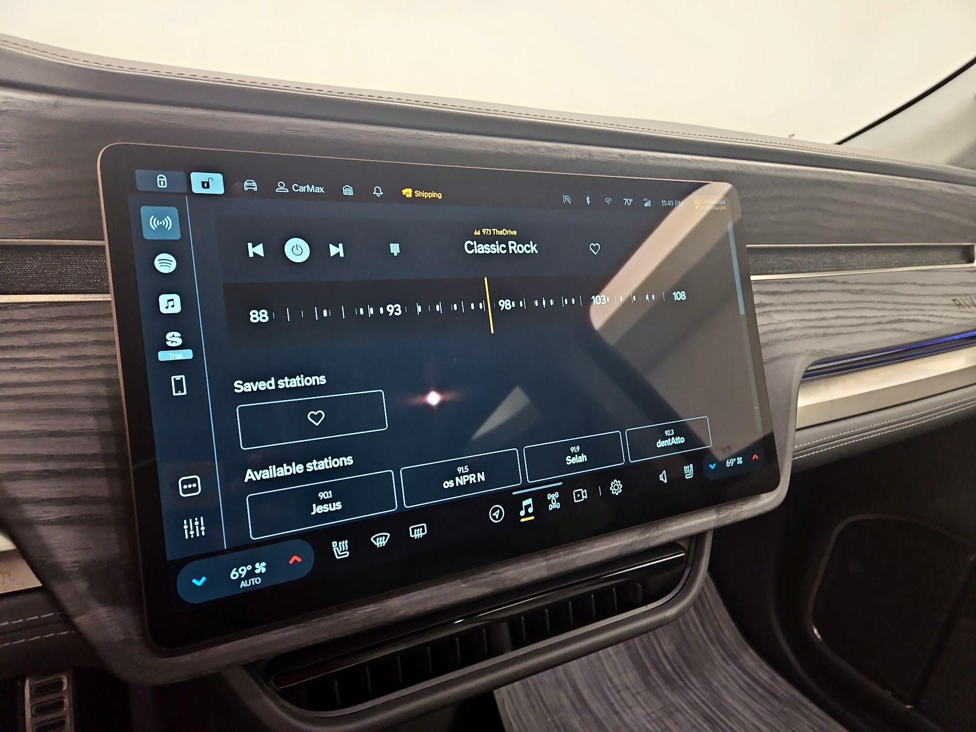 Thumbnail: 2023 Rivian R1S - 15