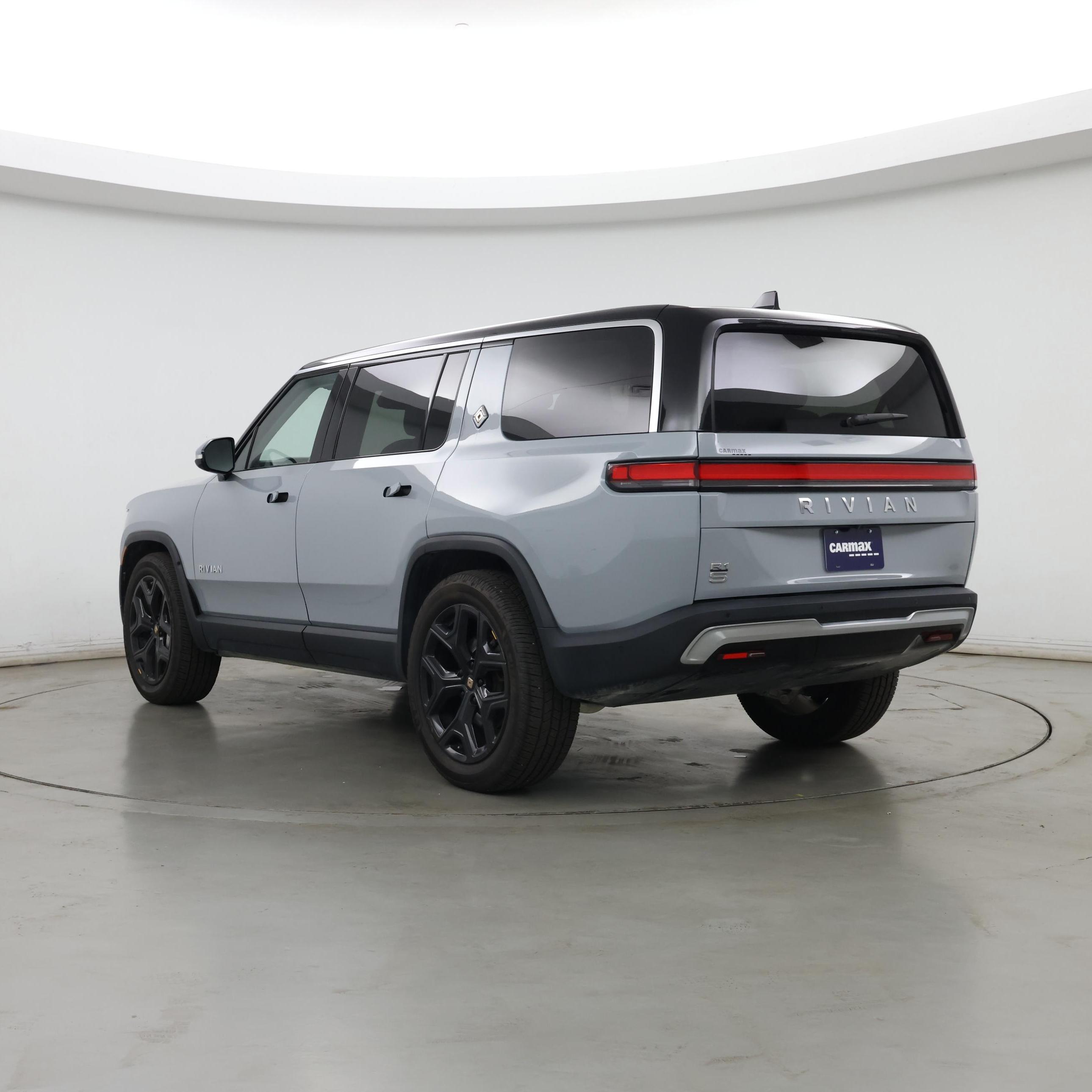 Thumbnail: 2023 Rivian R1S - 2