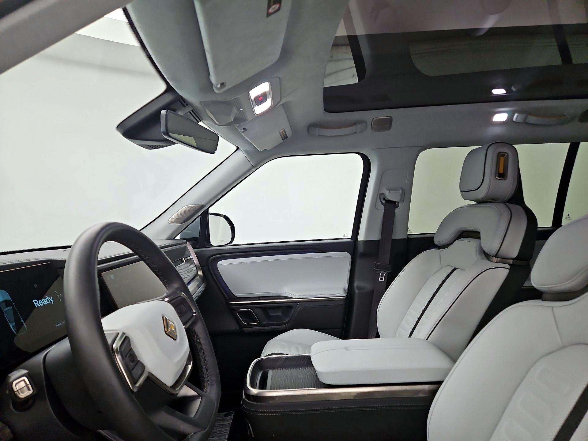 Thumbnail: 2023 Rivian R1S - 19