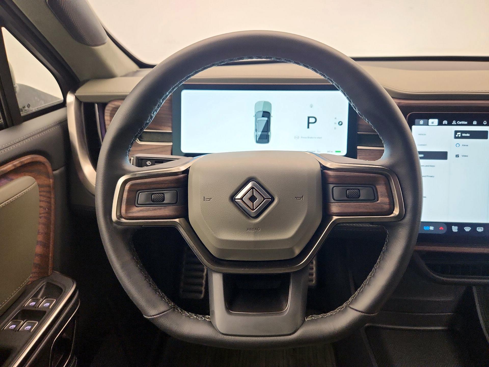 Thumbnail: 2023 Rivian R1S - 10