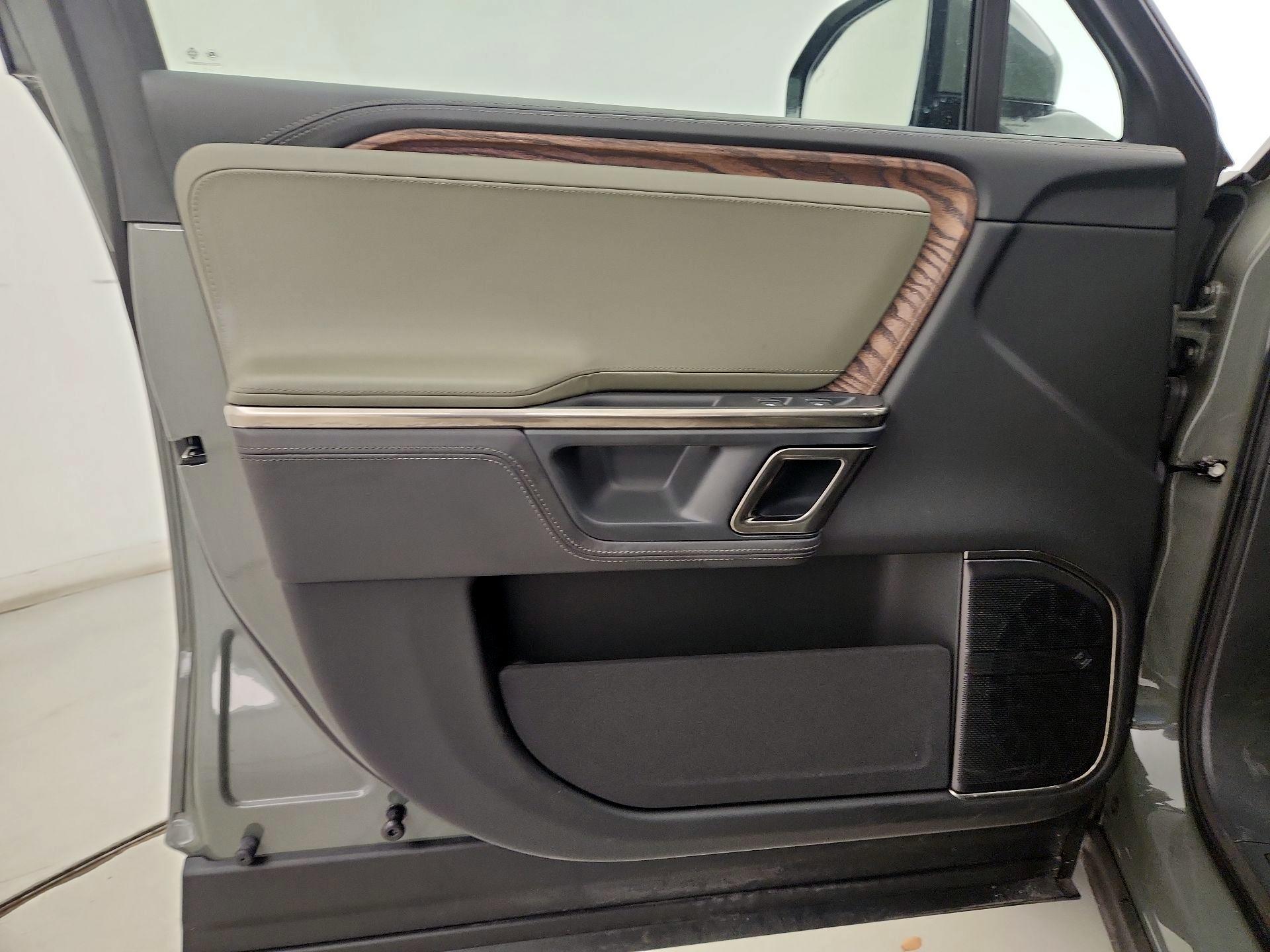 Thumbnail: 2023 Rivian R1S - 12