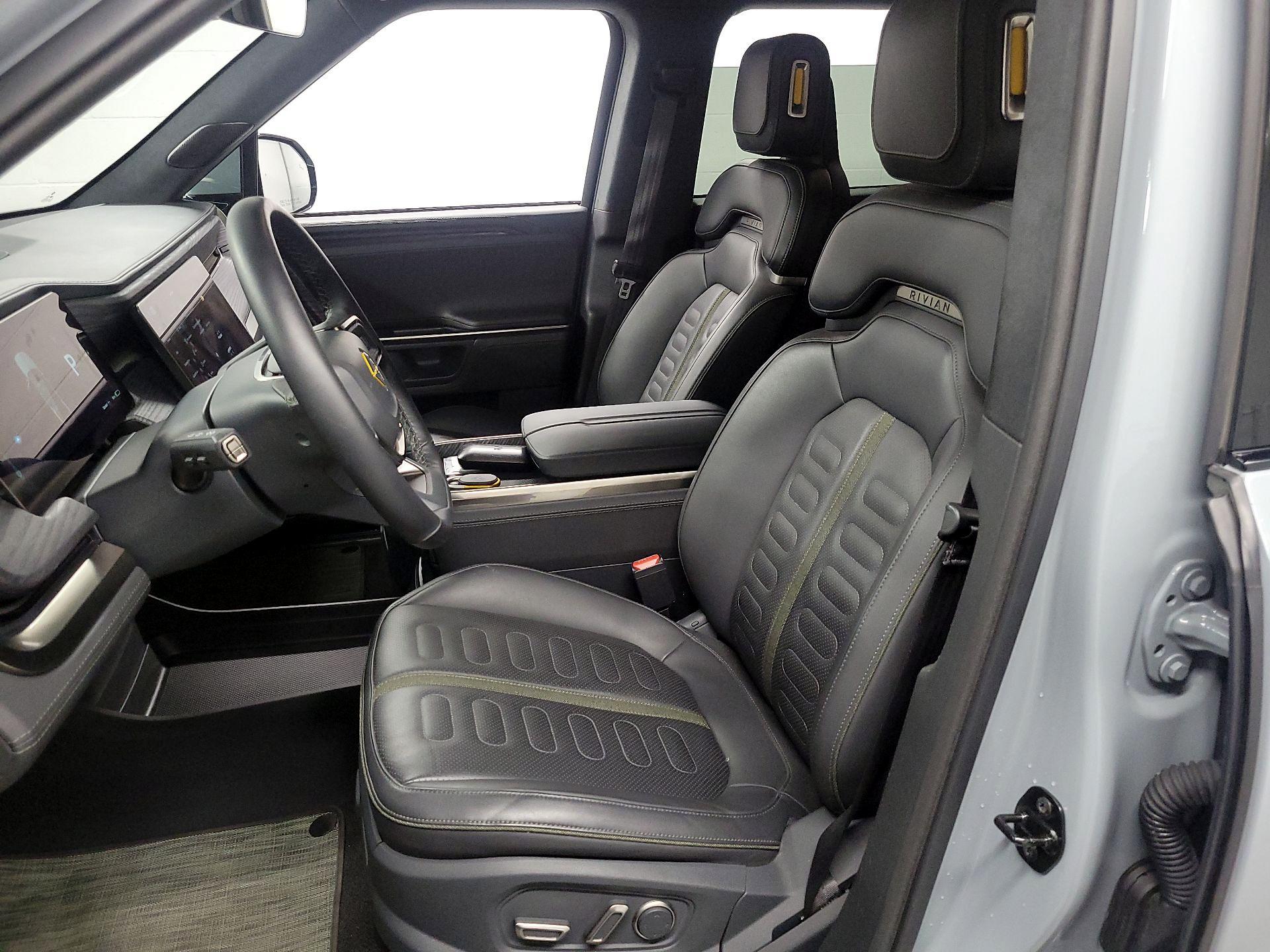 Thumbnail: 2023 Rivian R1S - 11
