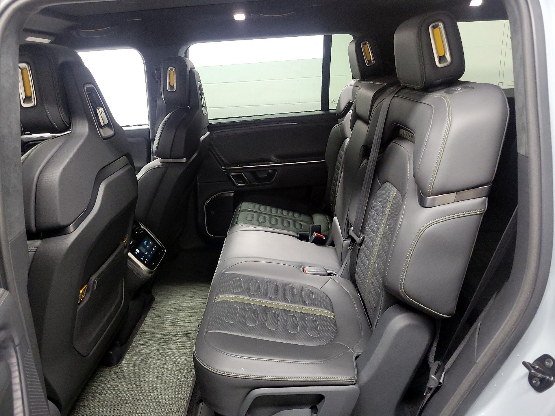 Thumbnail: 2023 Rivian R1S - 16