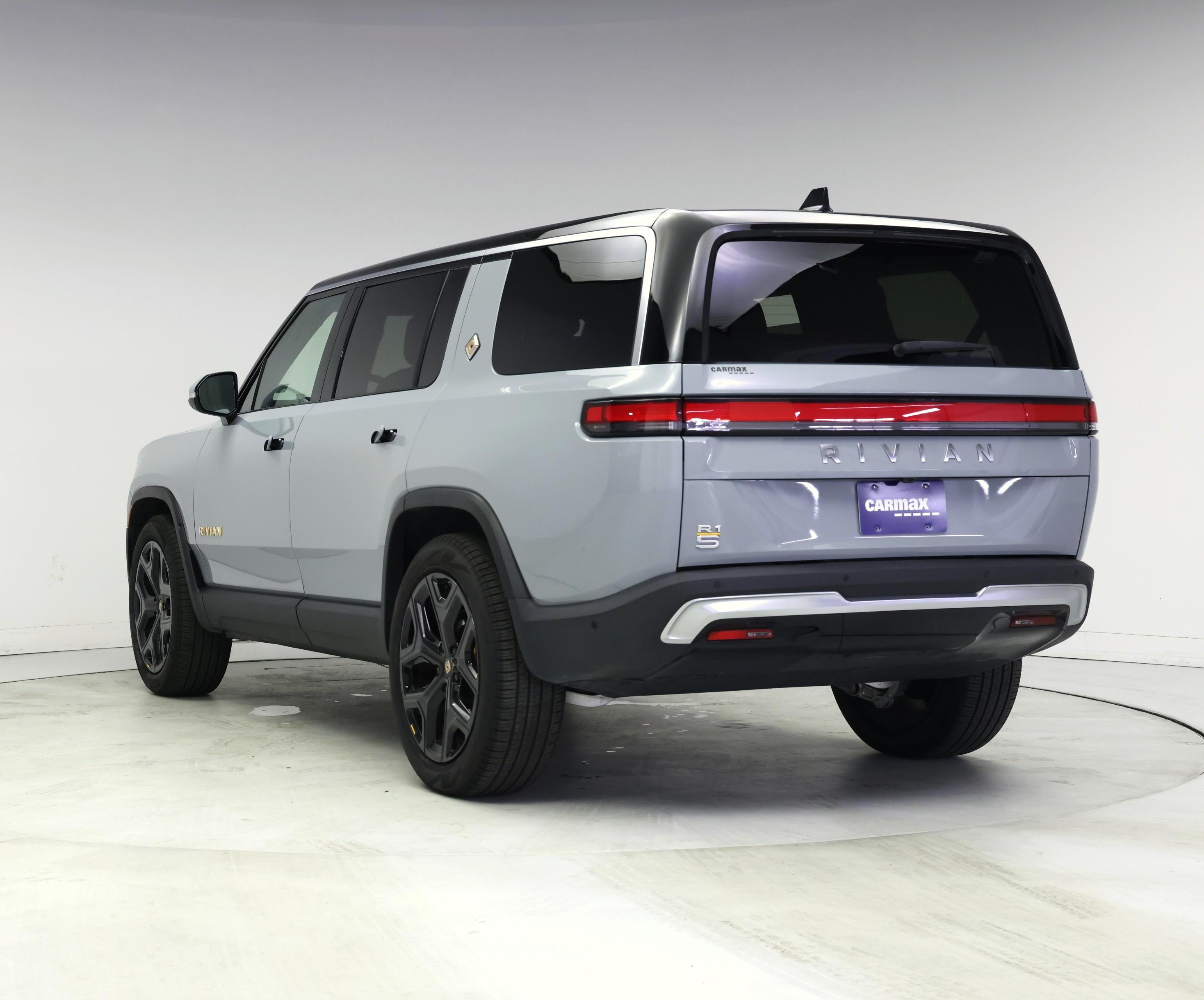Thumbnail: 2023 Rivian R1S - 2