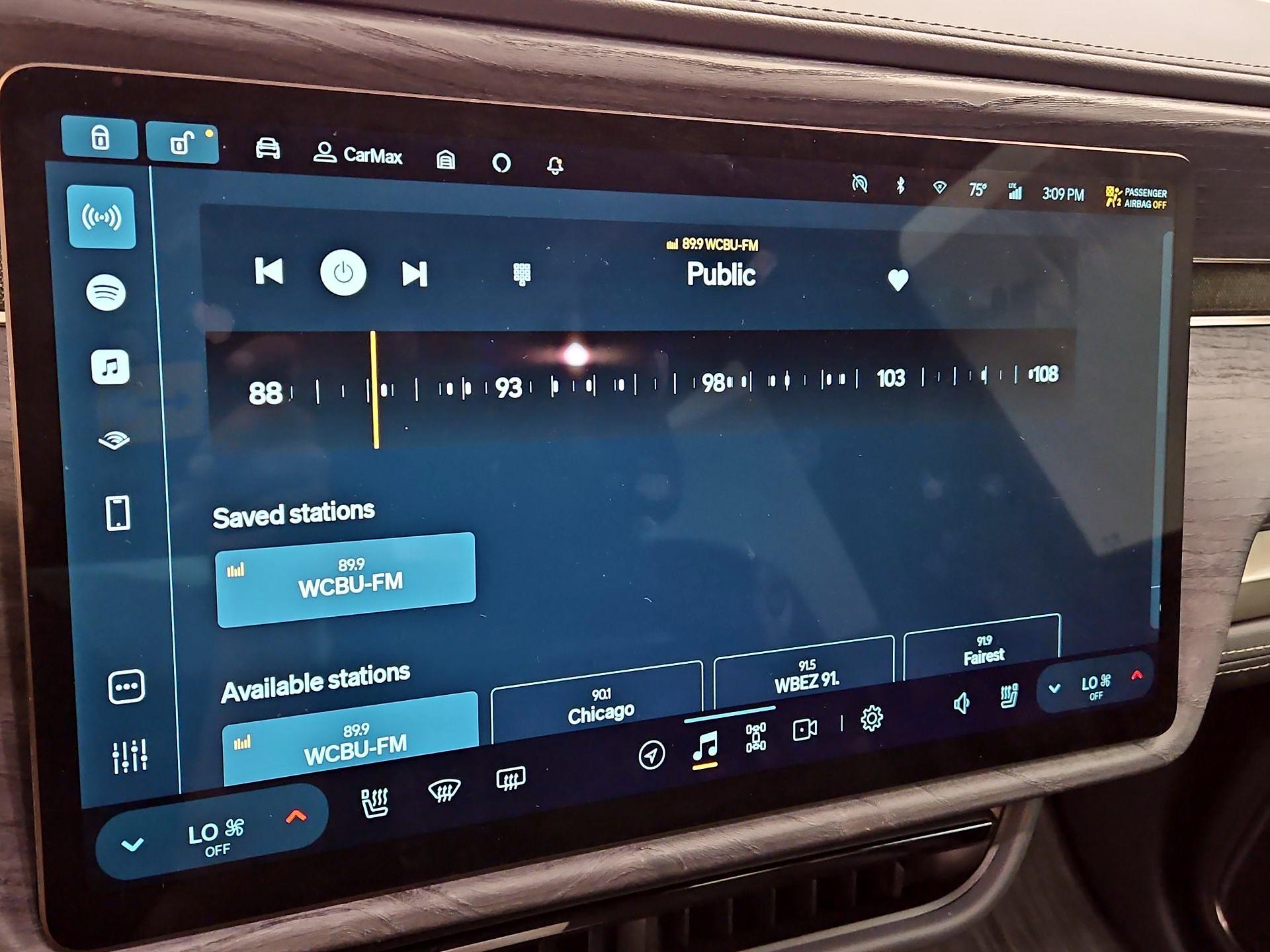 Thumbnail: 2022 Rivian R1T - 15