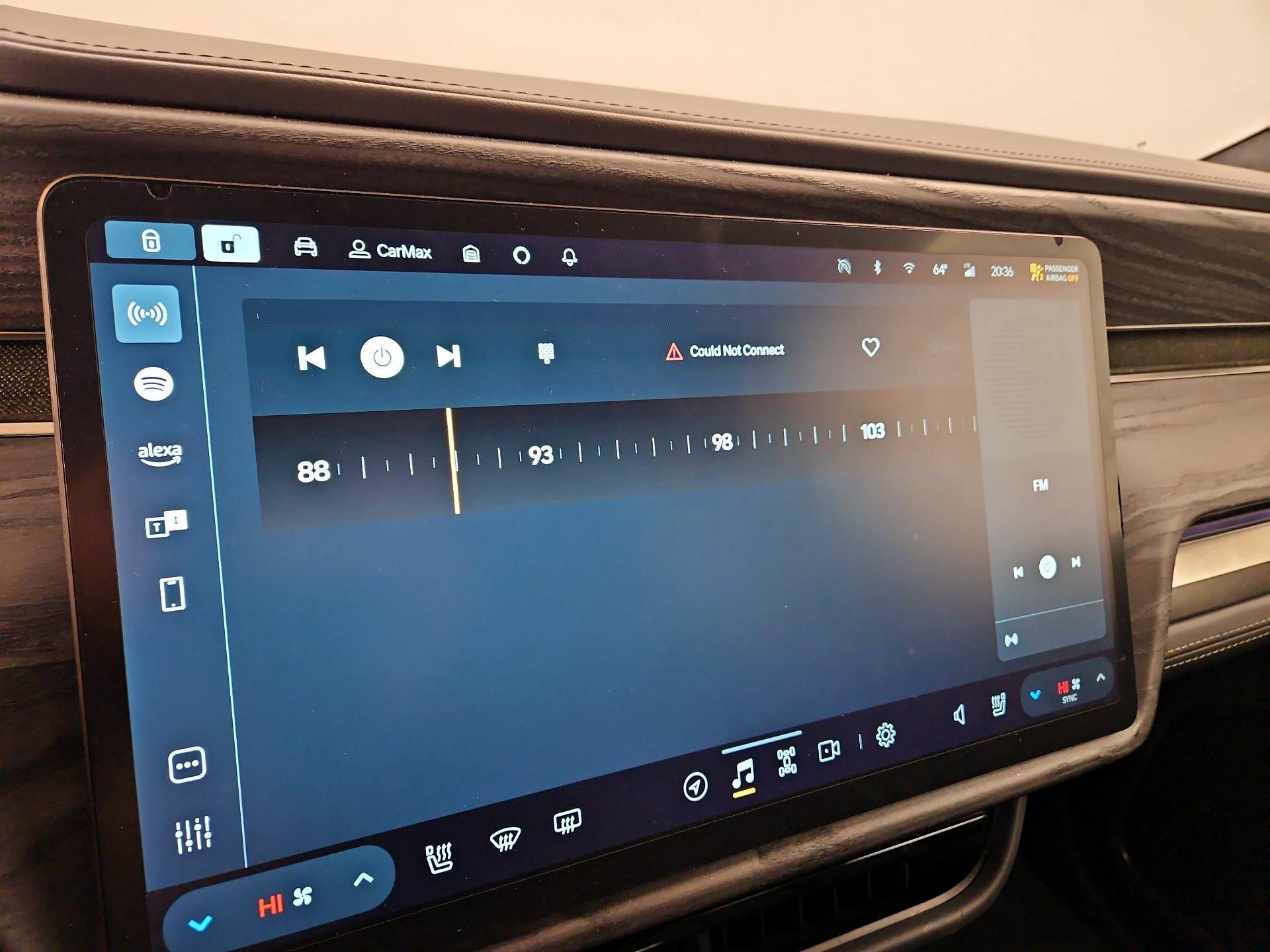 Thumbnail: 2022 Rivian R1S - 15