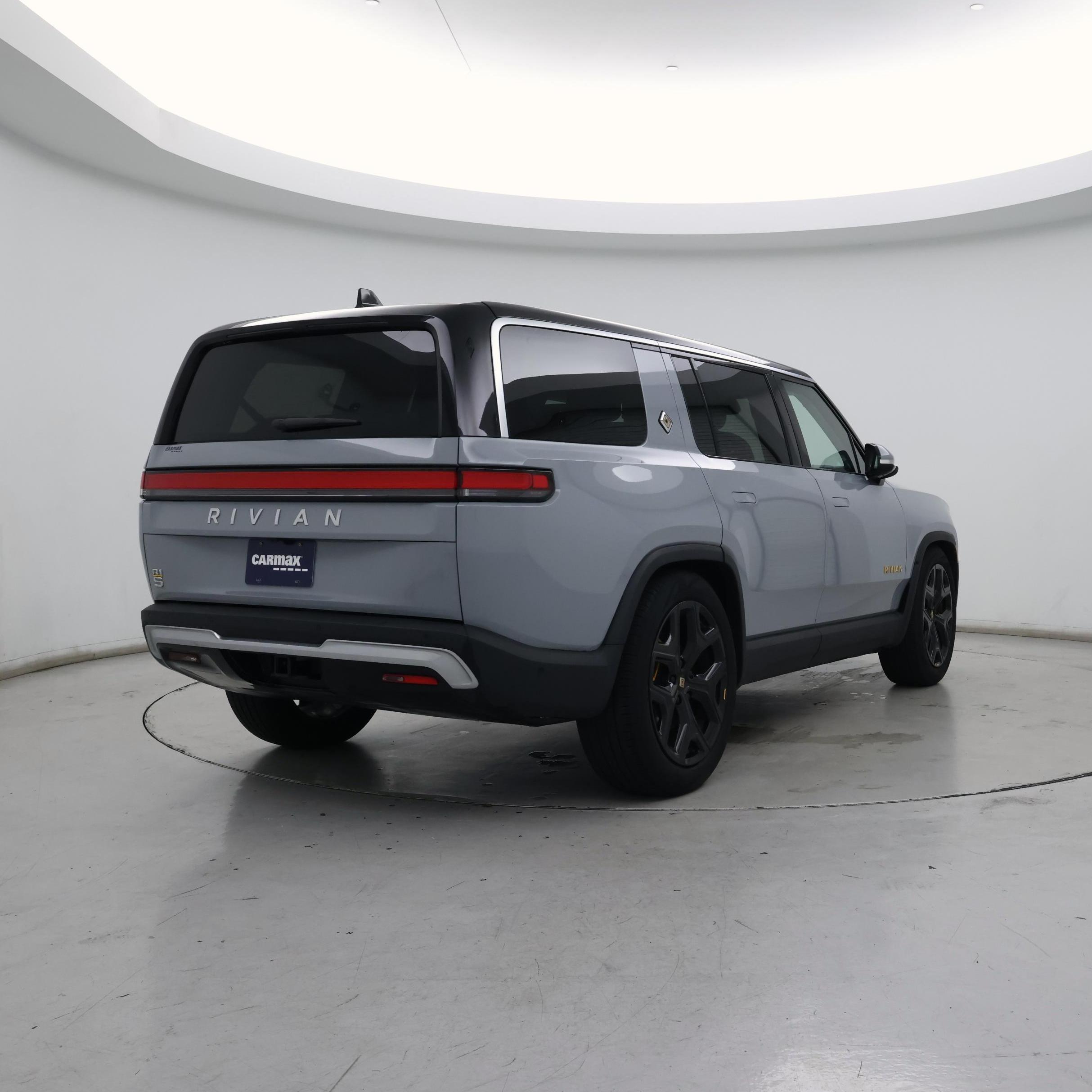 Thumbnail: 2023 Rivian R1S - 8