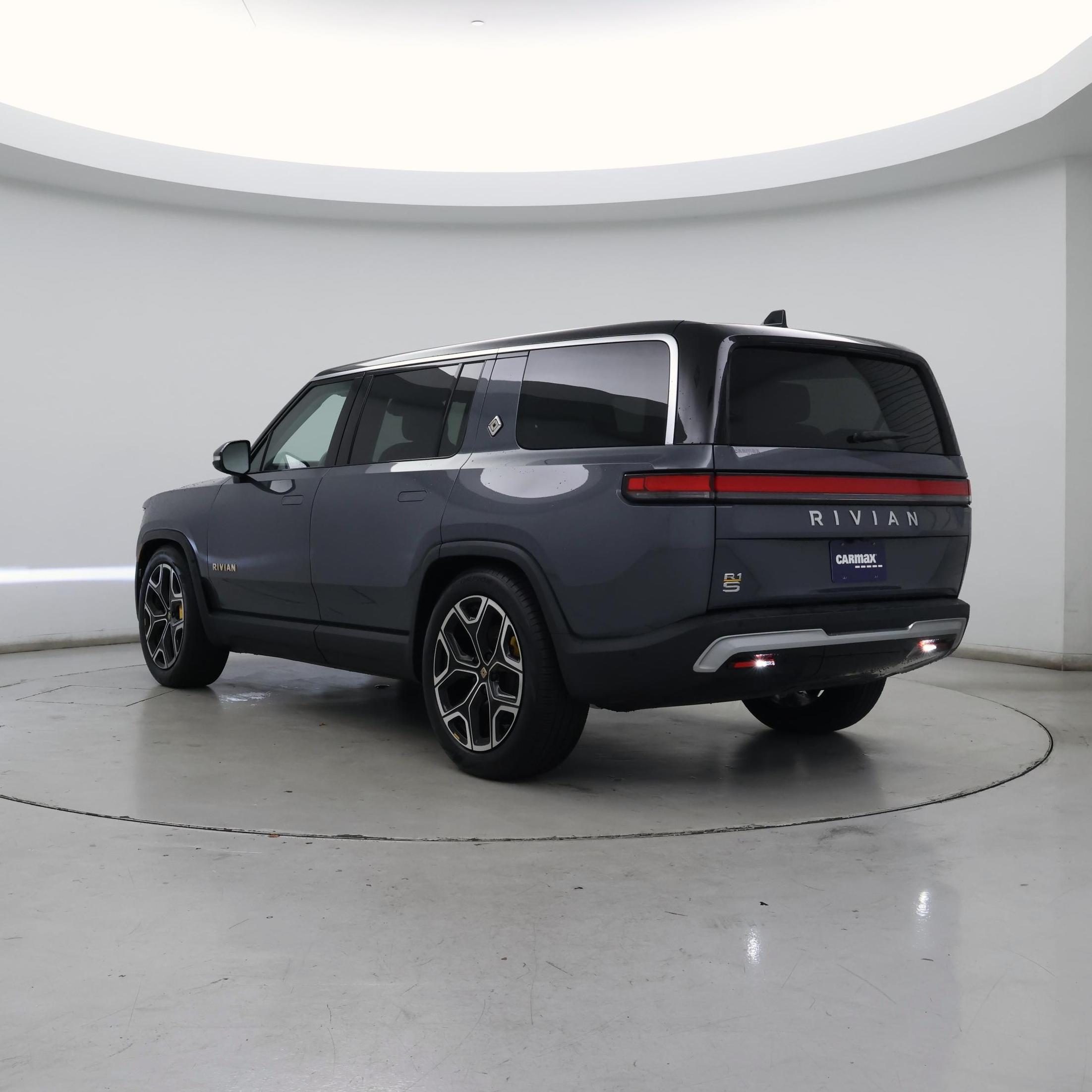 Thumbnail: 2023 Rivian R1S - 2