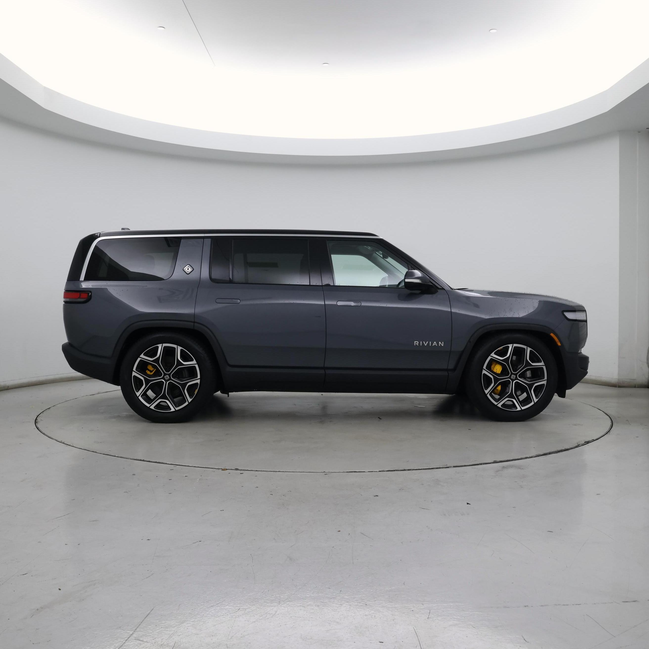 Thumbnail: 2023 Rivian R1S - 7