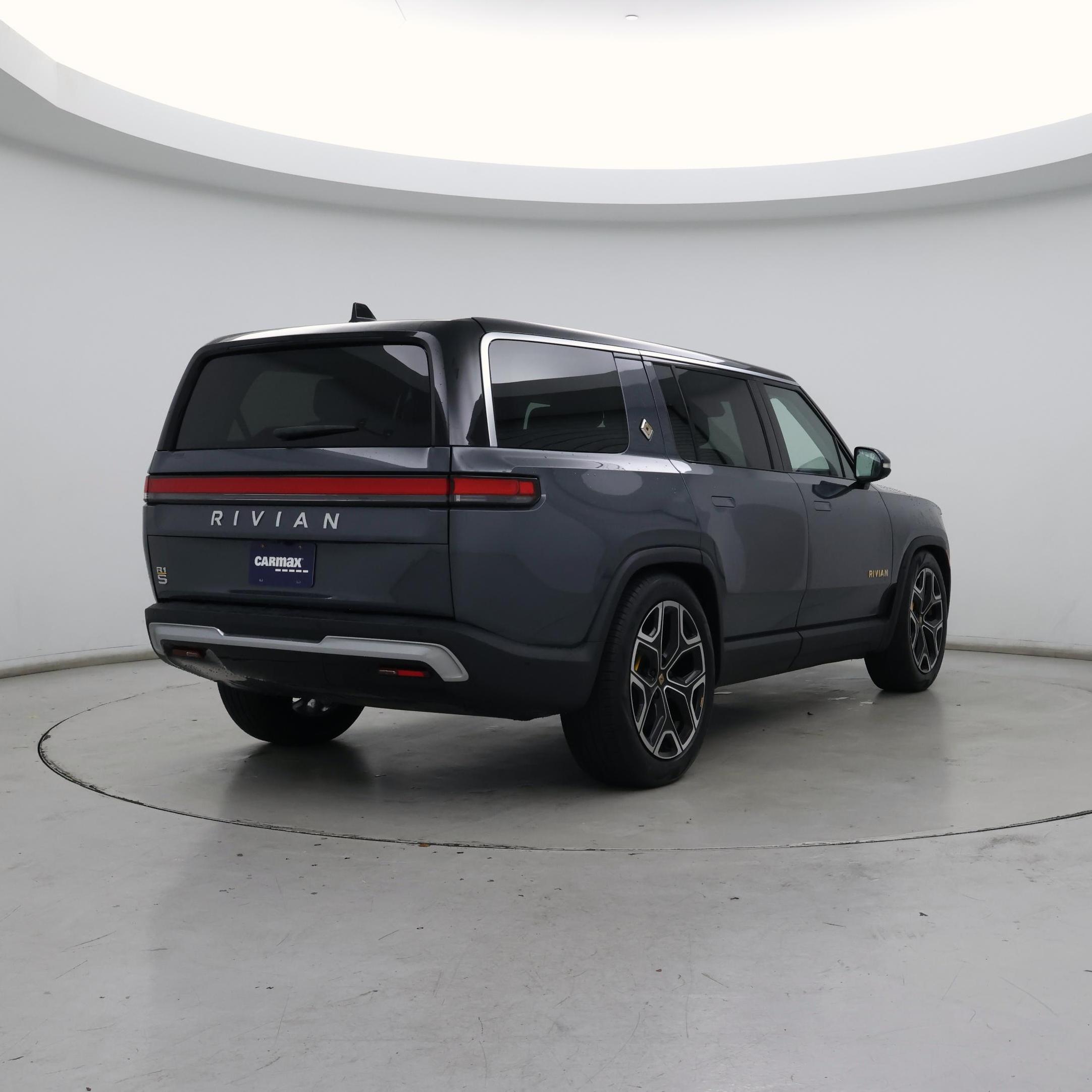 Thumbnail: 2023 Rivian R1S - 8