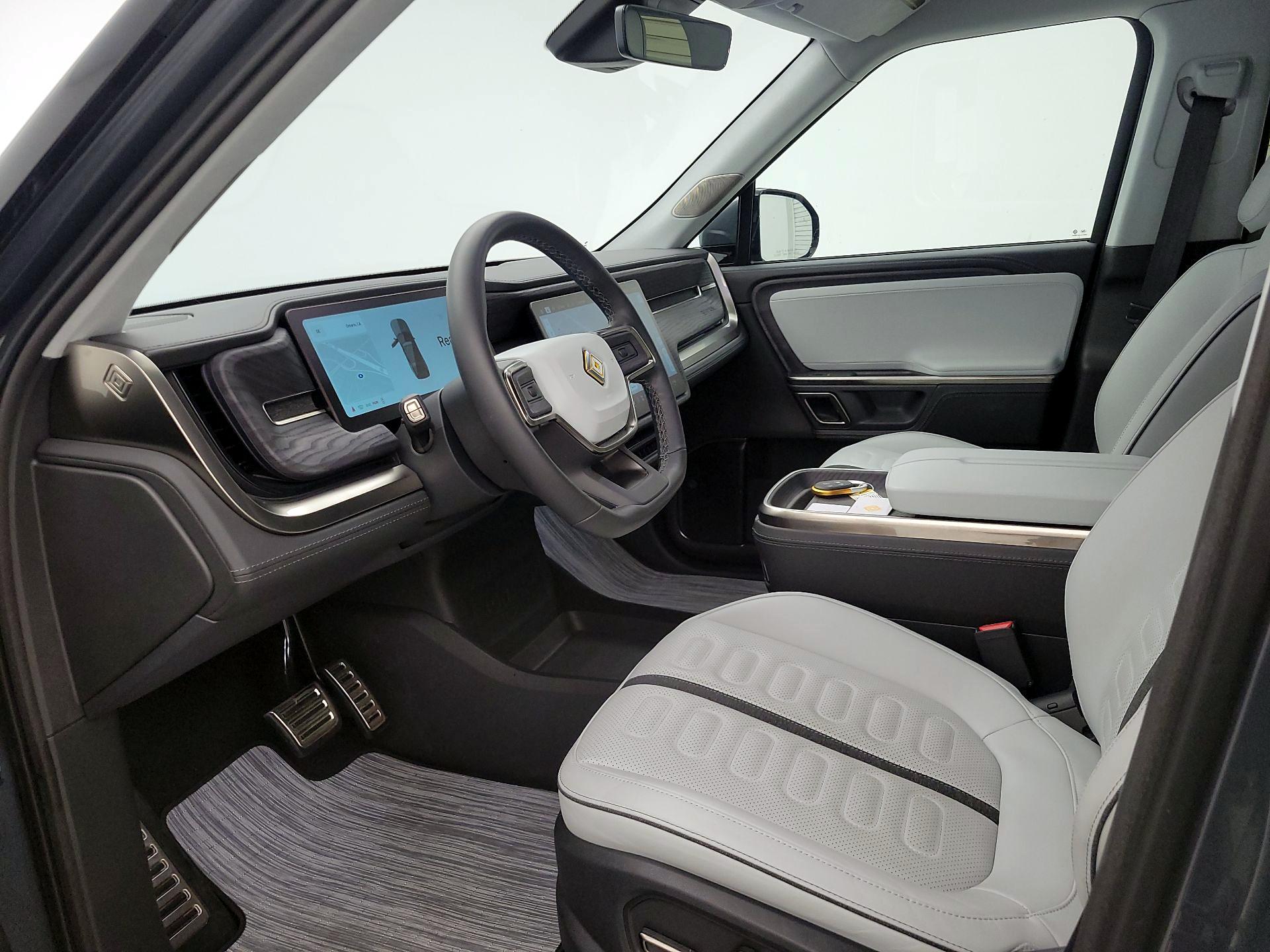 Thumbnail: 2024 Rivian R1S - 11