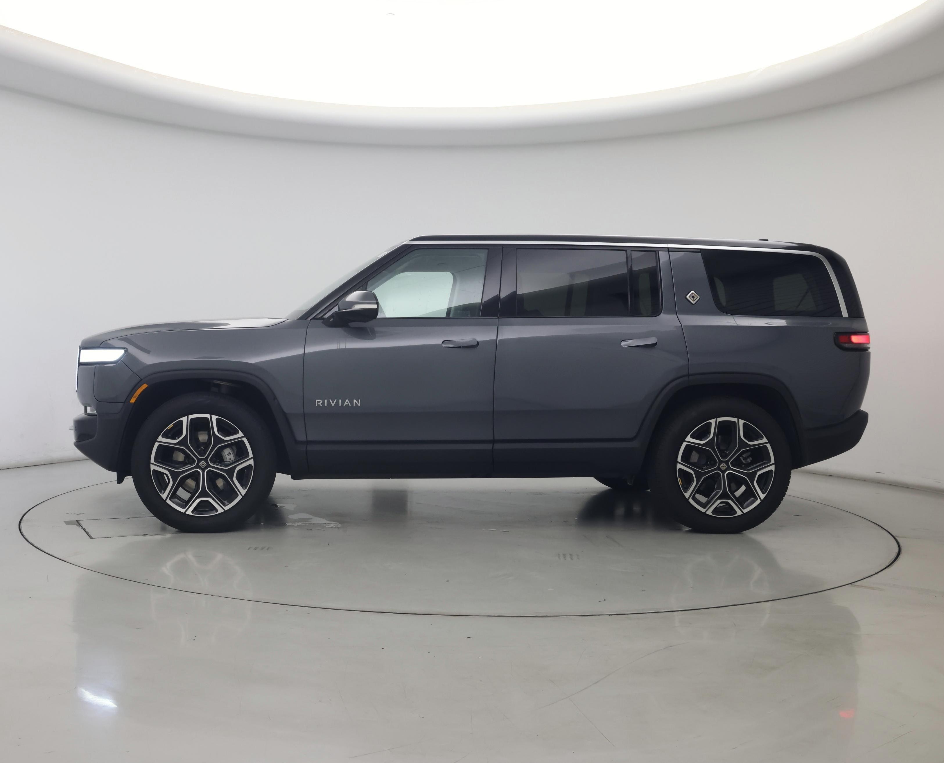 Thumbnail: 2024 Rivian R1S - 3