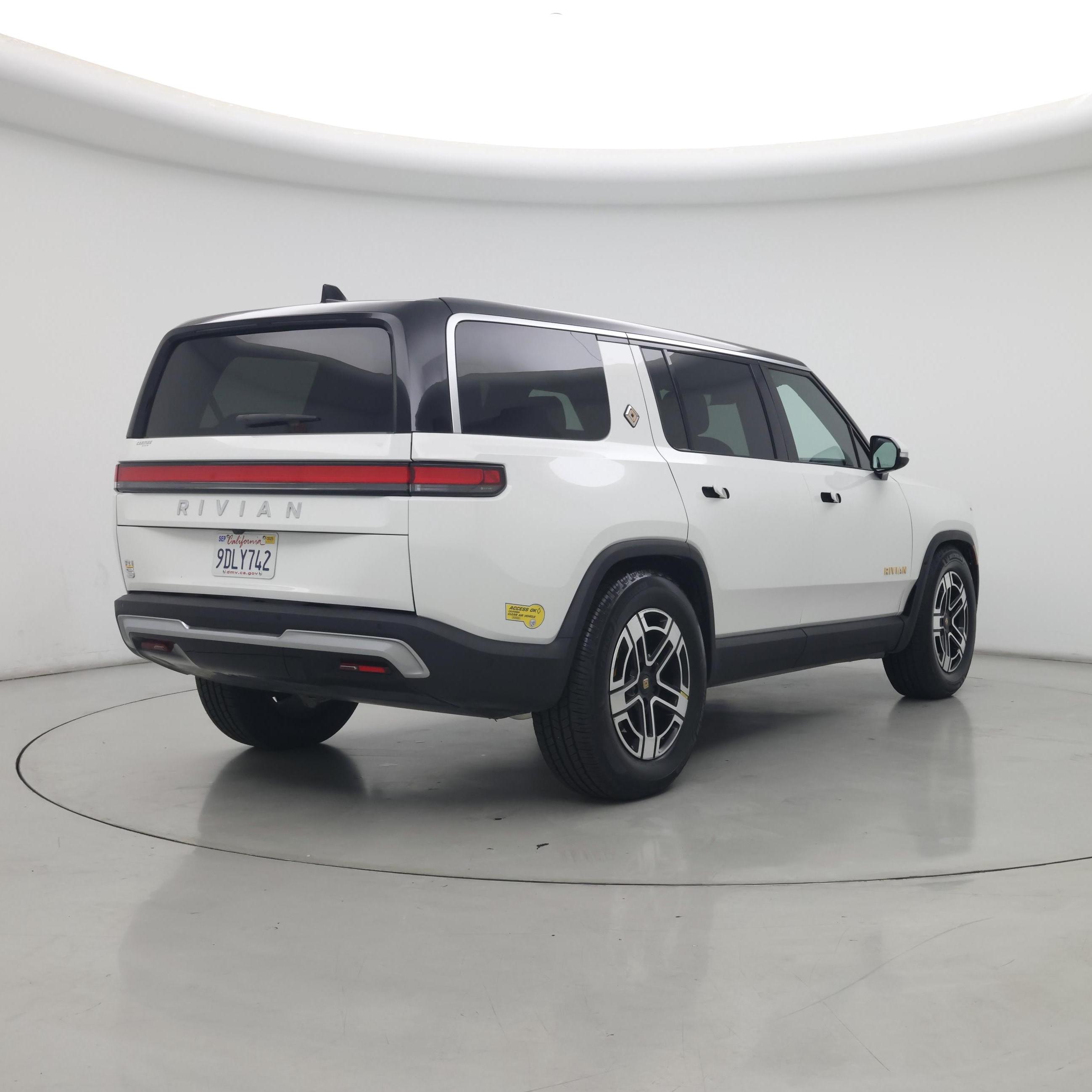 Thumbnail: 2022 Rivian R1S - 8