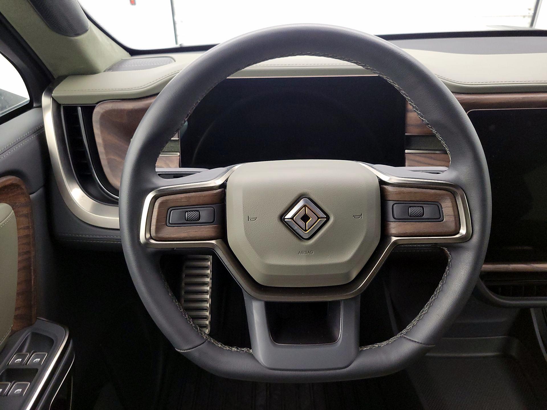 Thumbnail: 2022 Rivian R1T - 10
