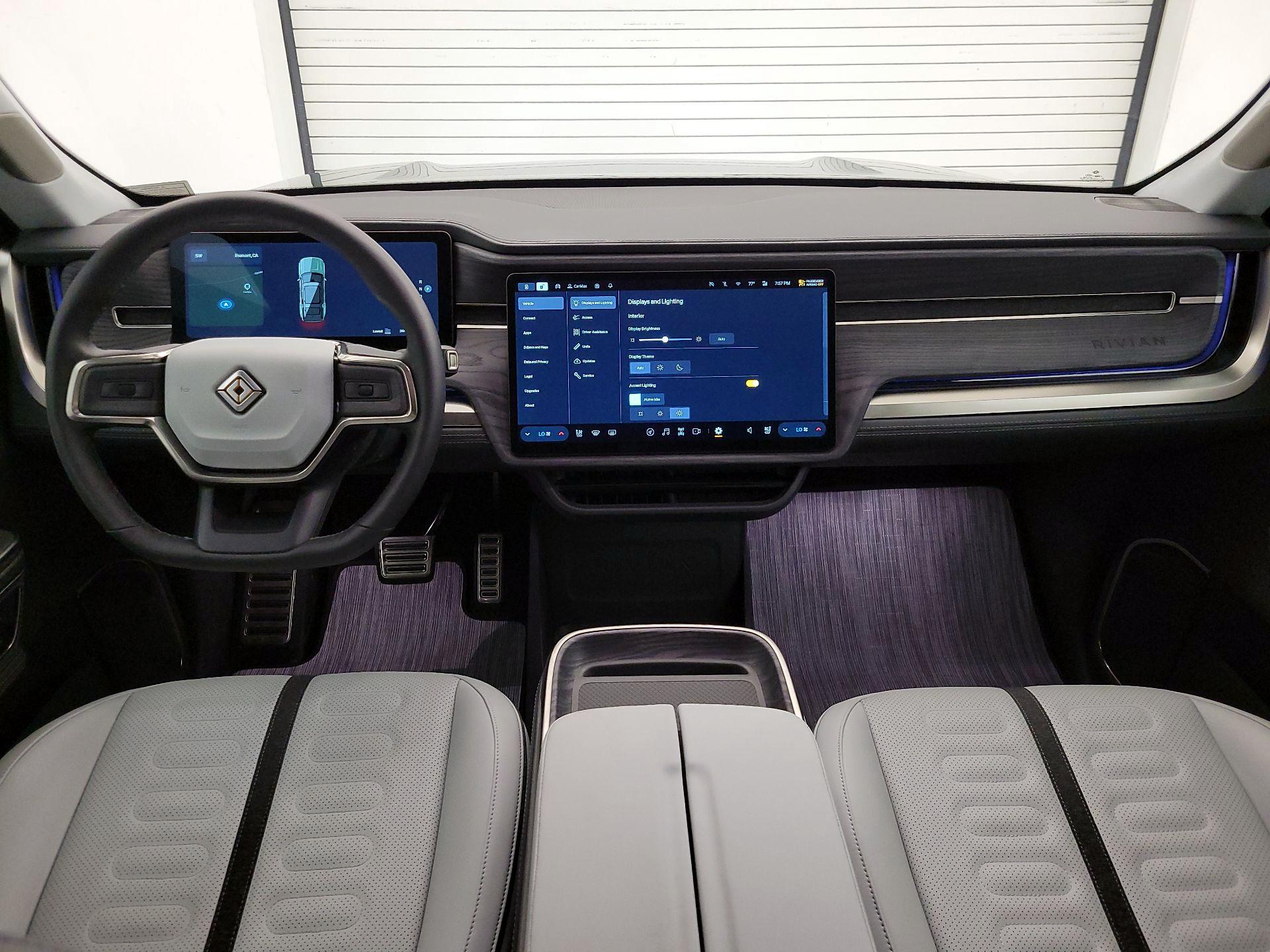 Thumbnail: 2024 Rivian R1S - 9