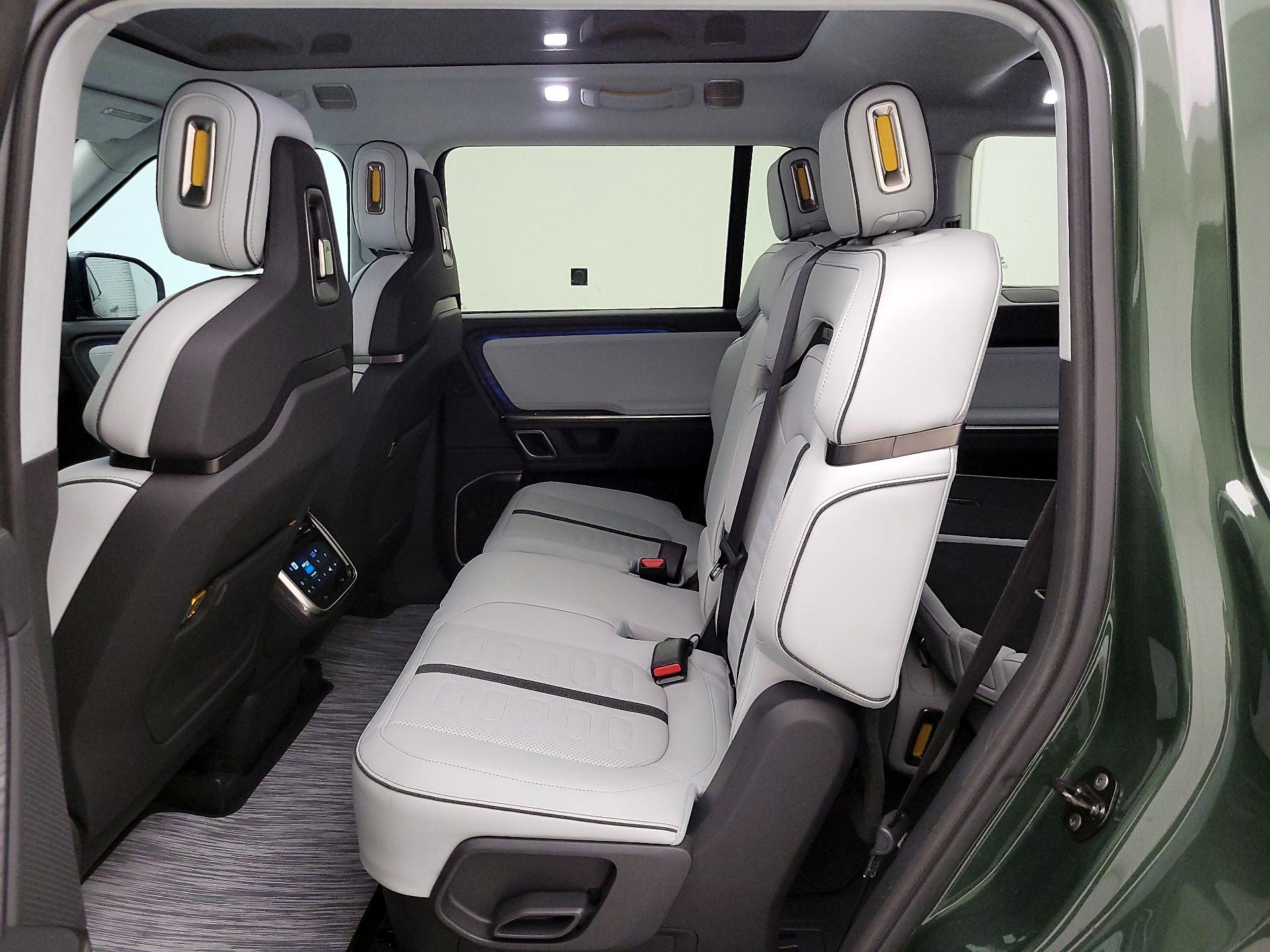 Thumbnail: 2024 Rivian R1S - 20