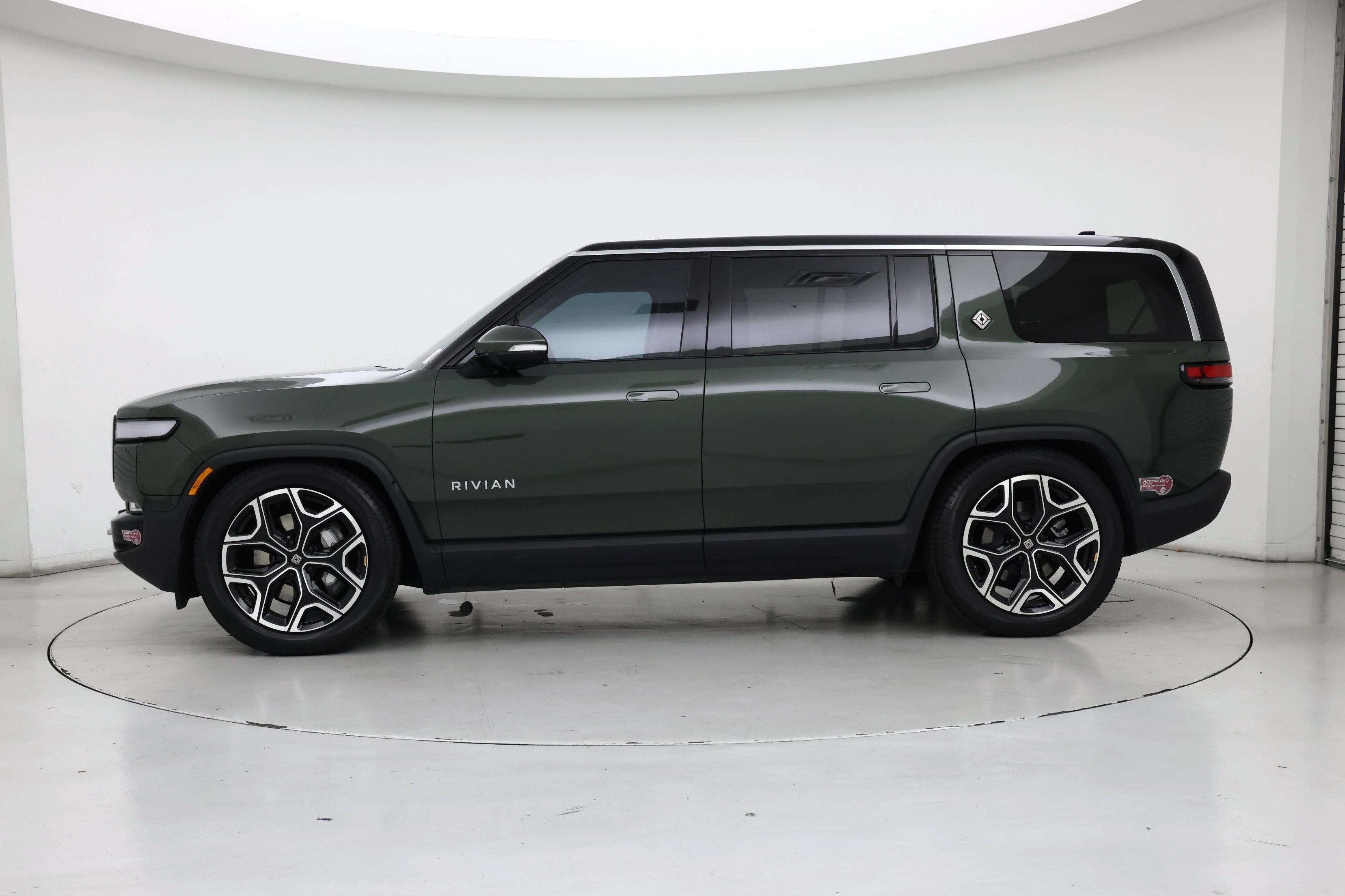 Thumbnail: 2024 Rivian R1S - 3