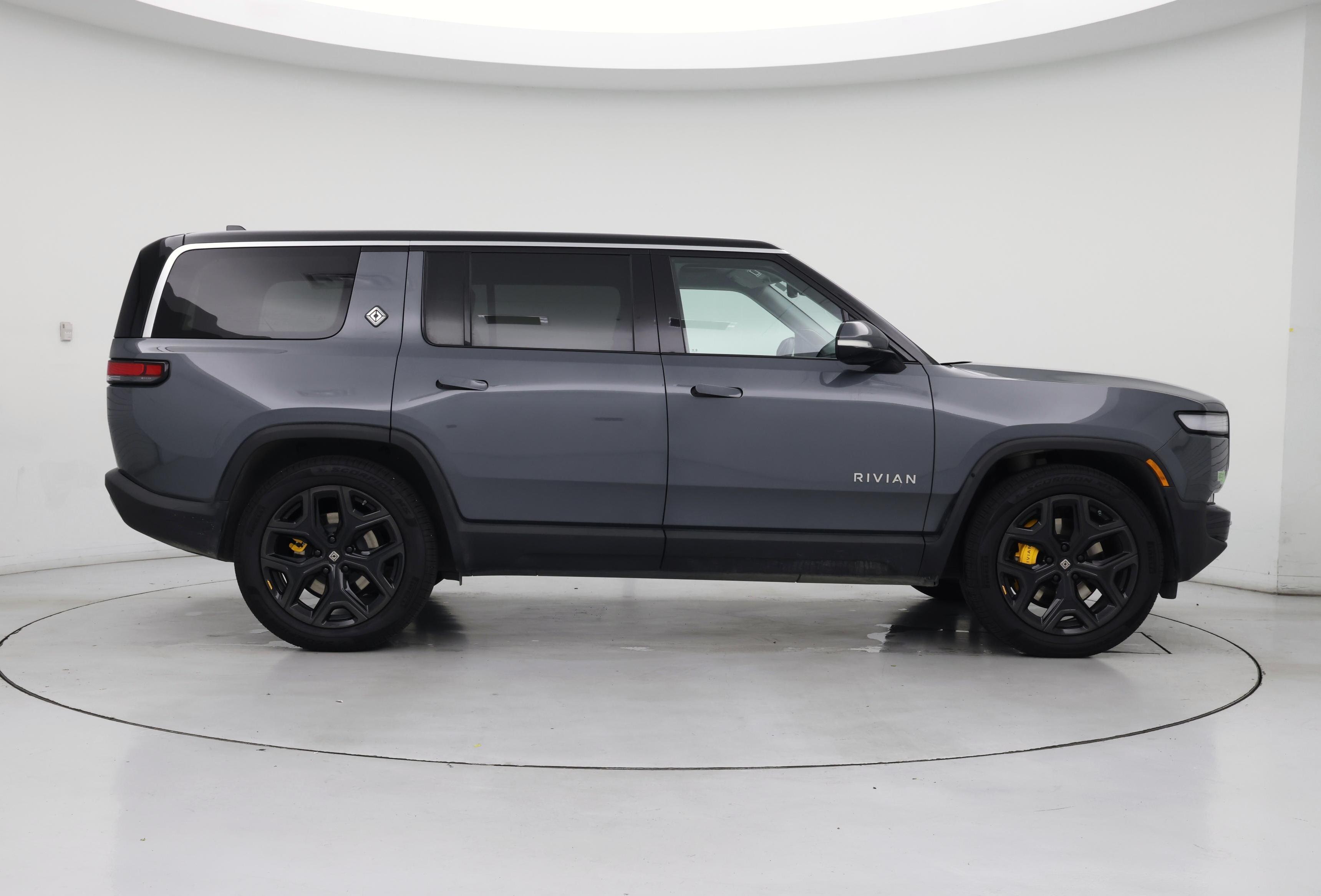 Thumbnail: 2023 Rivian R1S - 7