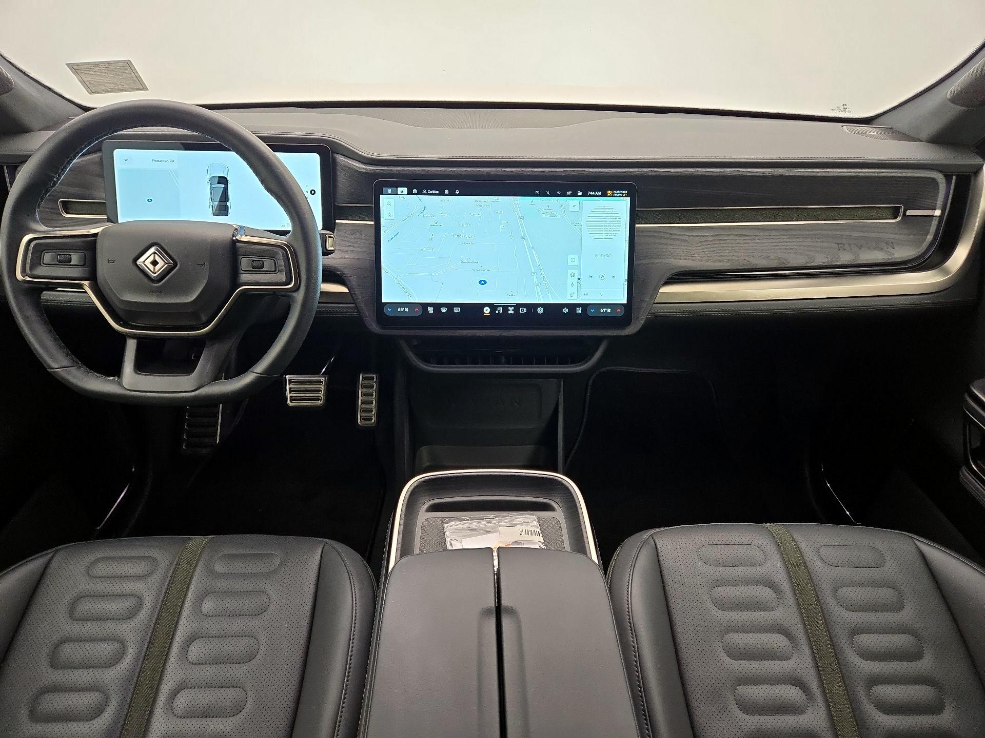 Thumbnail: 2023 Rivian R1S - 9