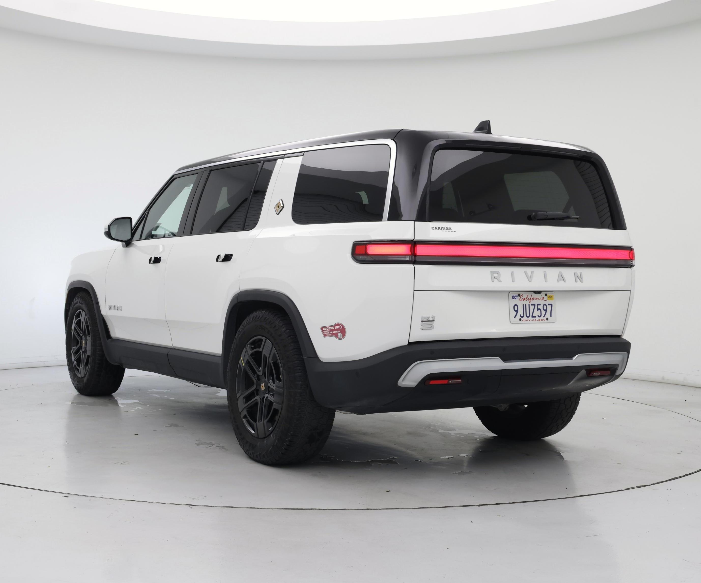 Thumbnail: 2023 Rivian R1S - 2
