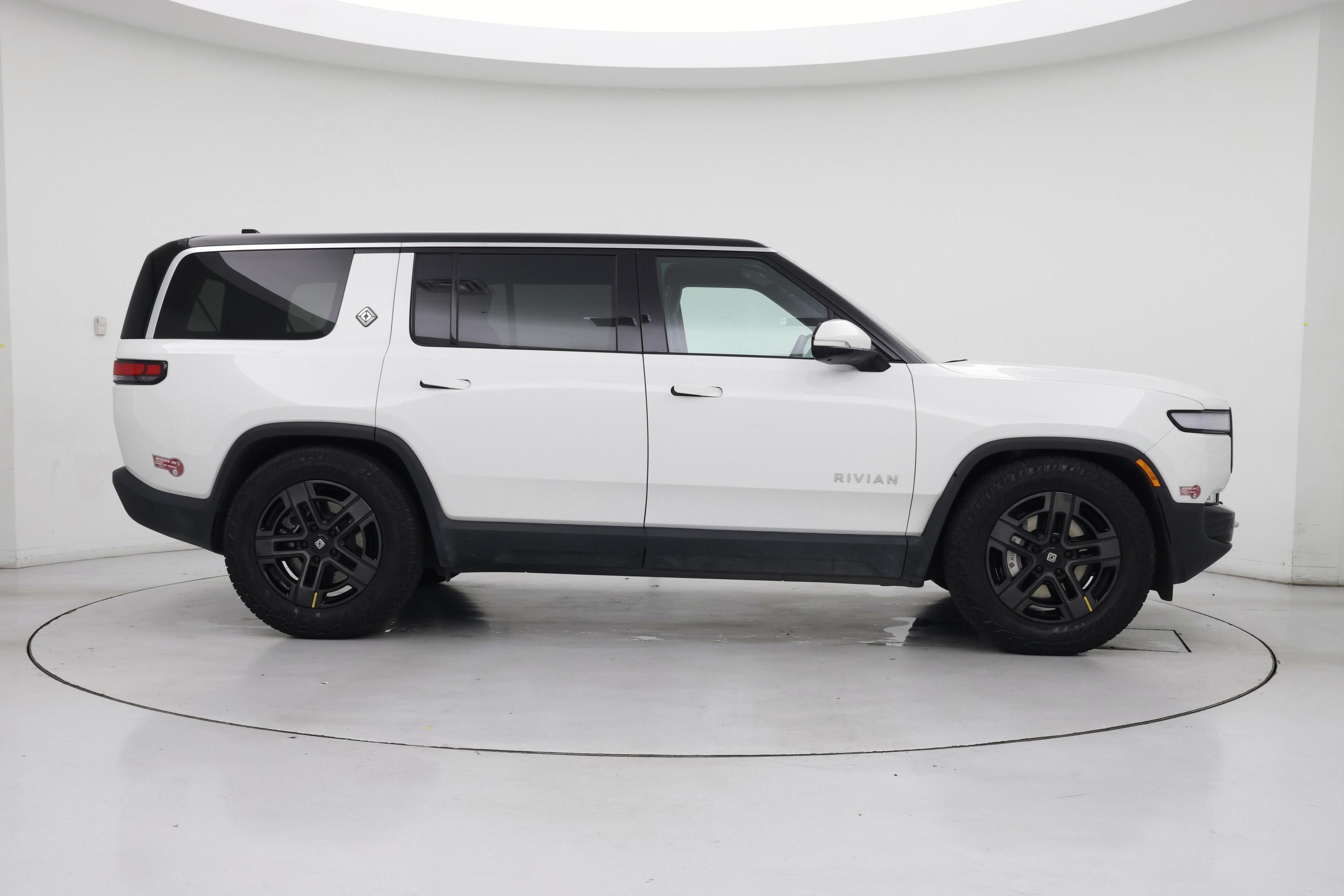 Thumbnail: 2023 Rivian R1S - 7
