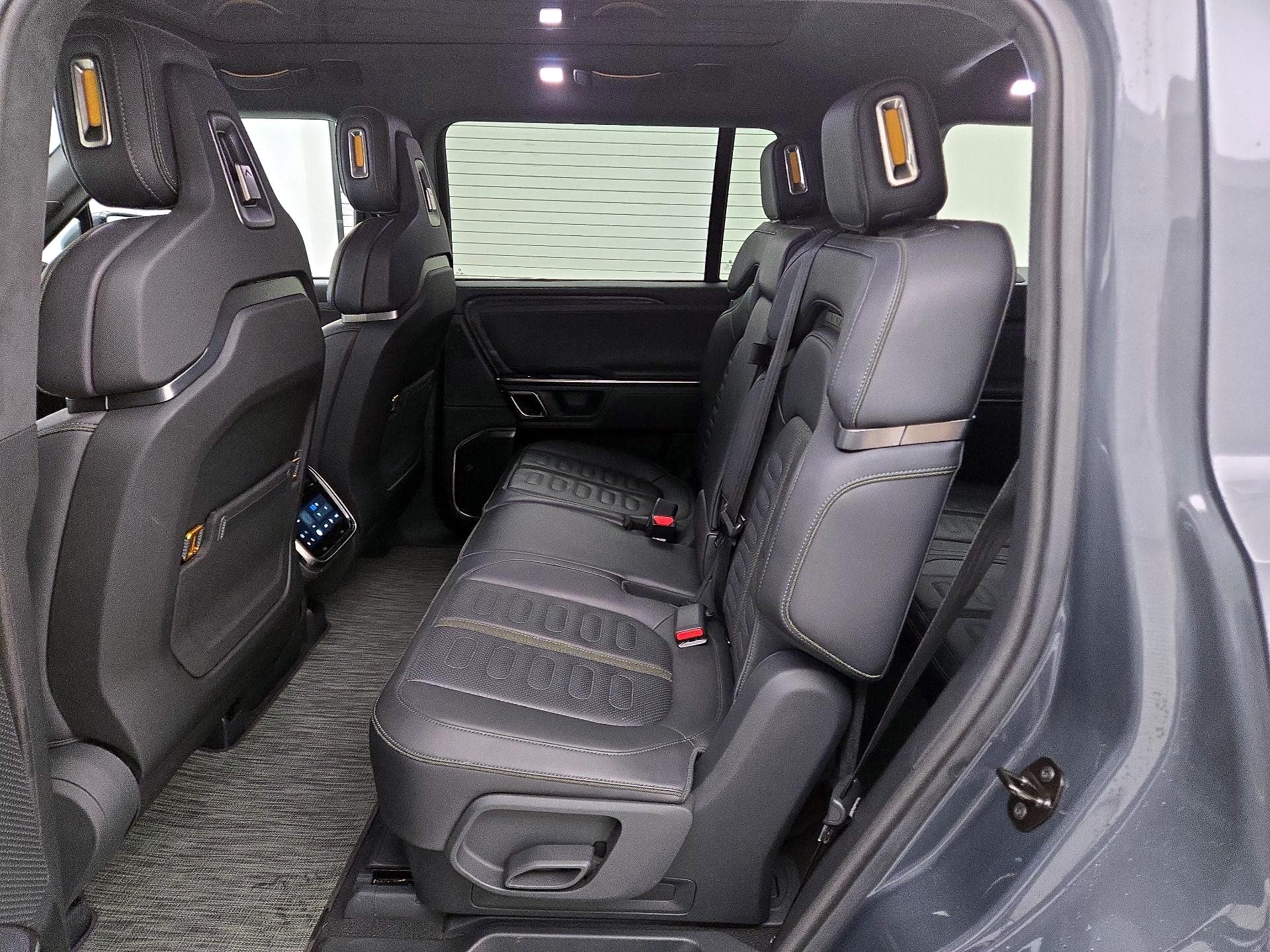 Thumbnail: 2023 Rivian R1S - 20