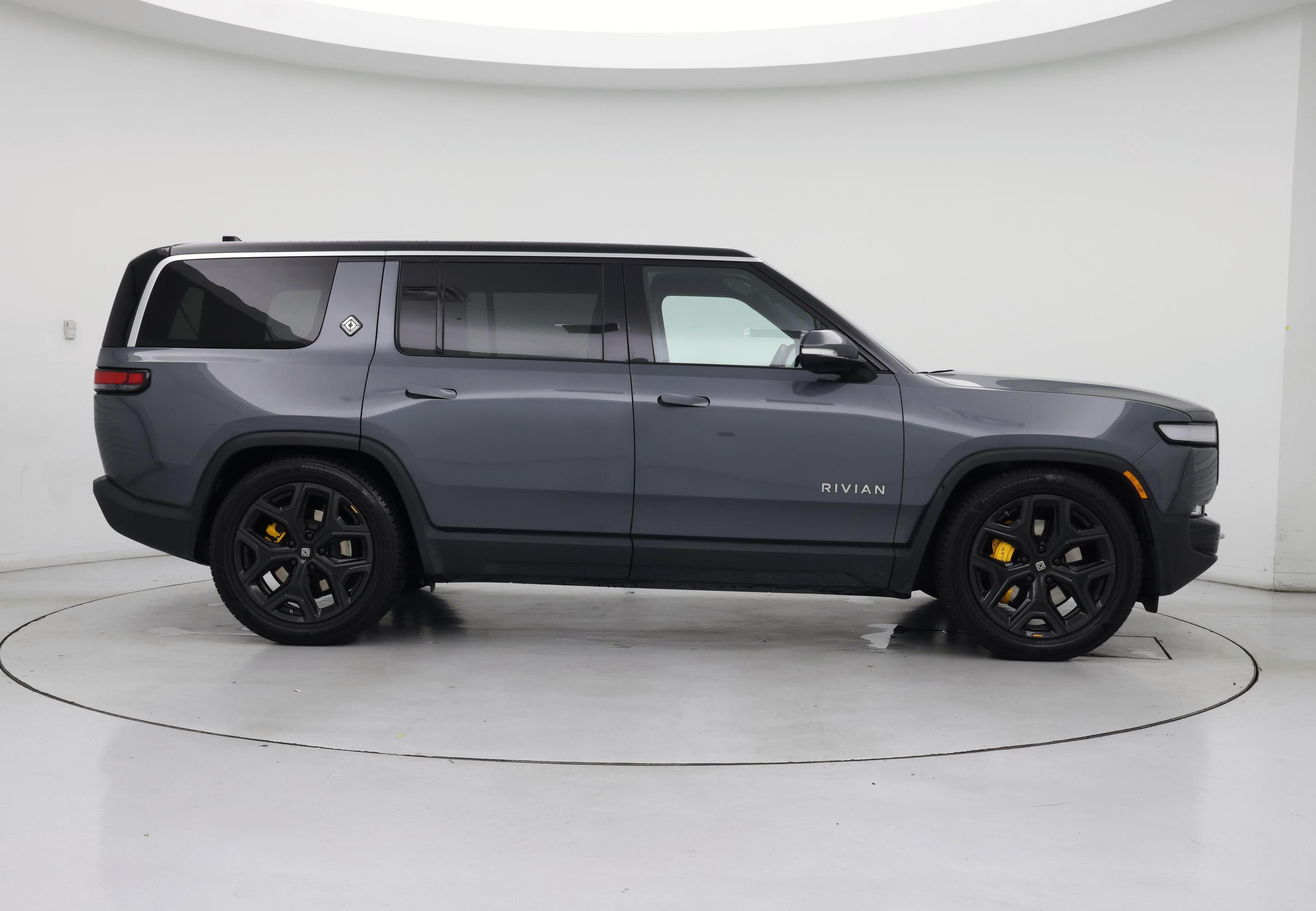 Thumbnail: 2023 Rivian R1S - 7