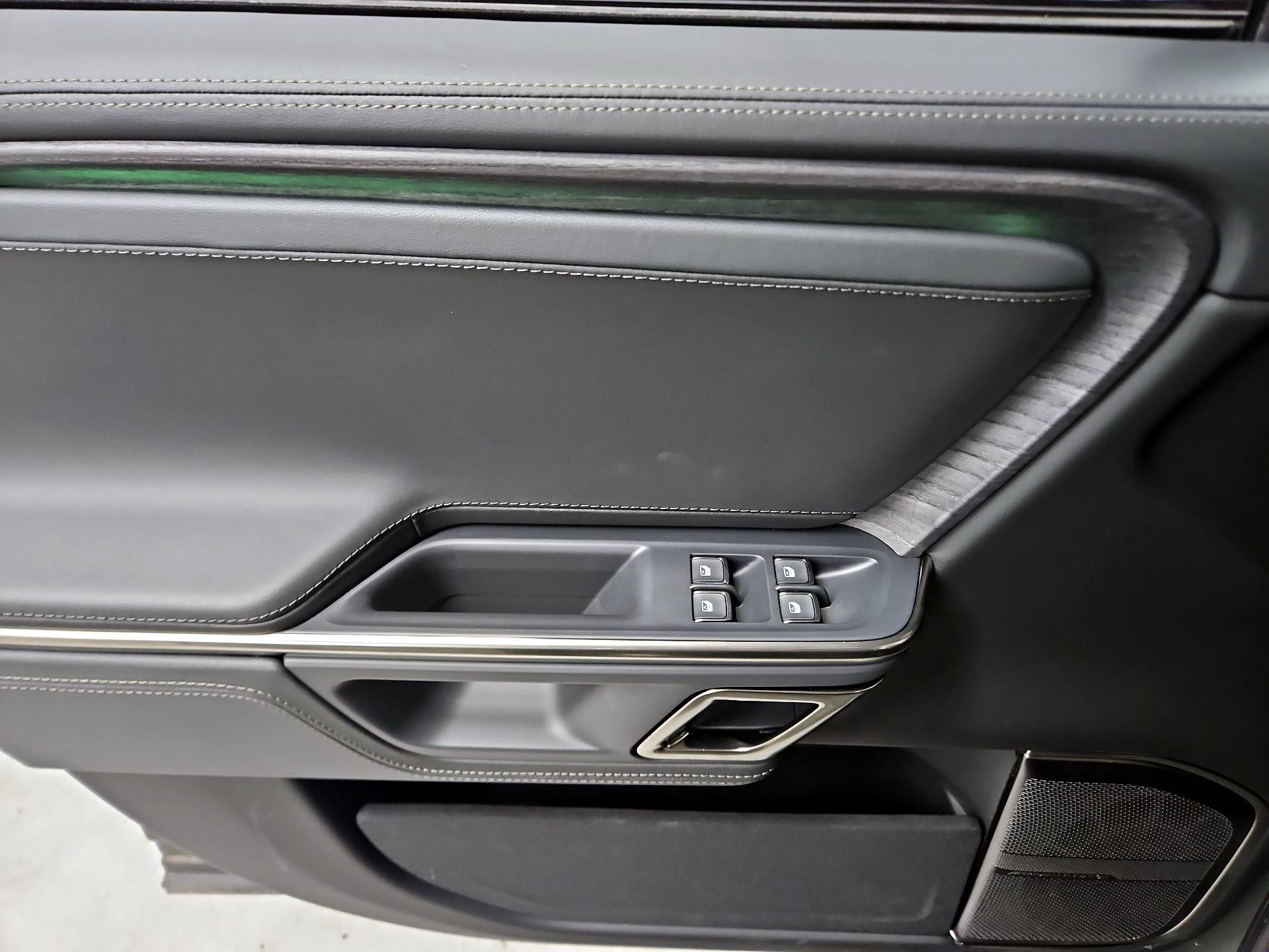 Thumbnail: 2023 Rivian R1S - 12