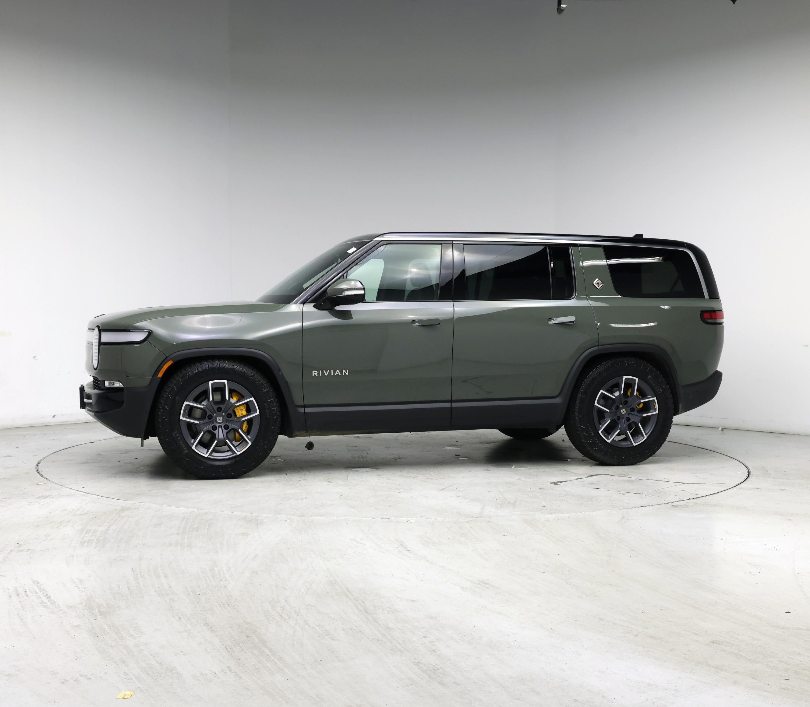 Thumbnail: 2023 Rivian R1S - 3