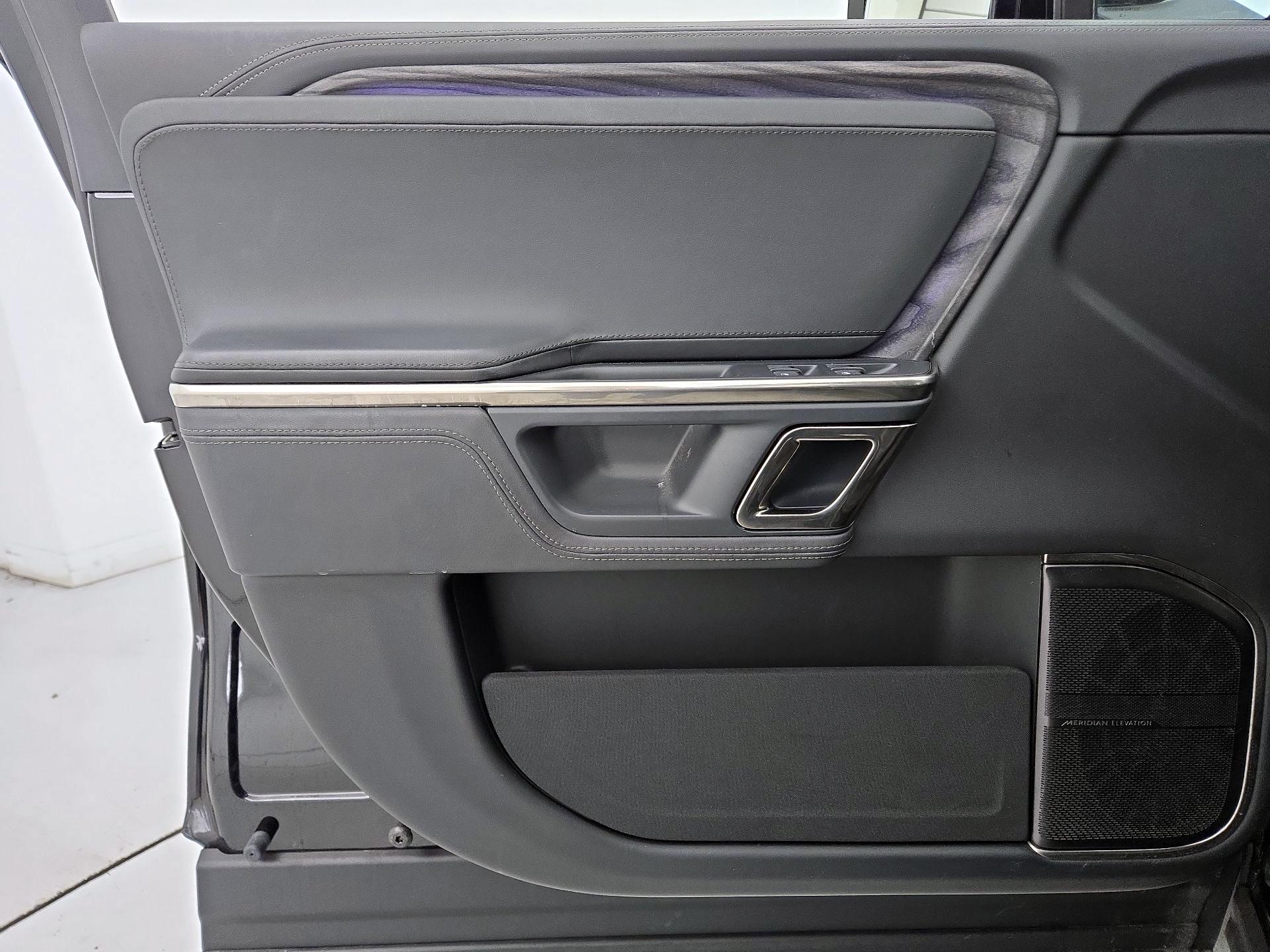 Thumbnail: 2022 Rivian R1S - 12