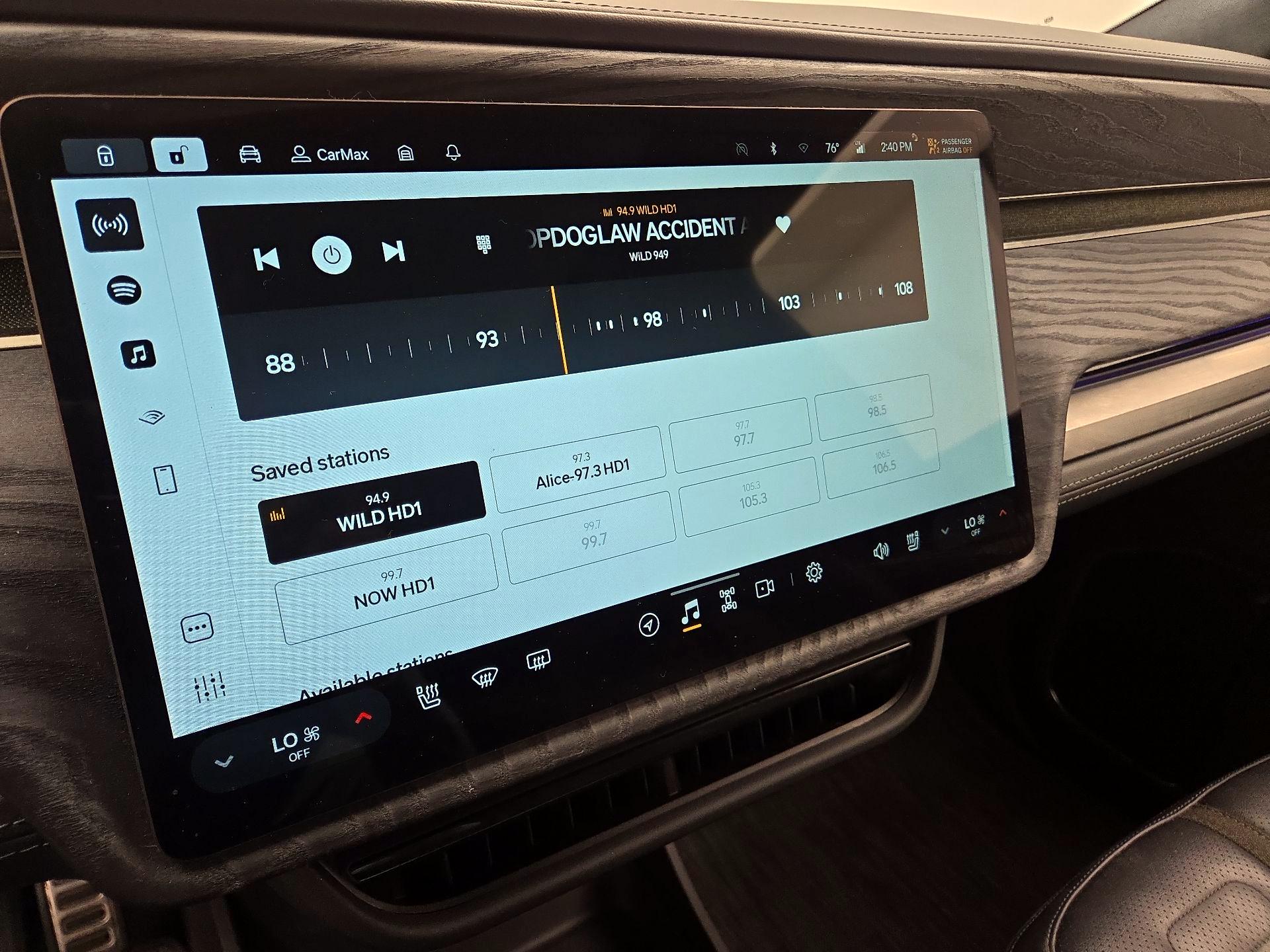 Thumbnail: 2022 Rivian R1S - 16